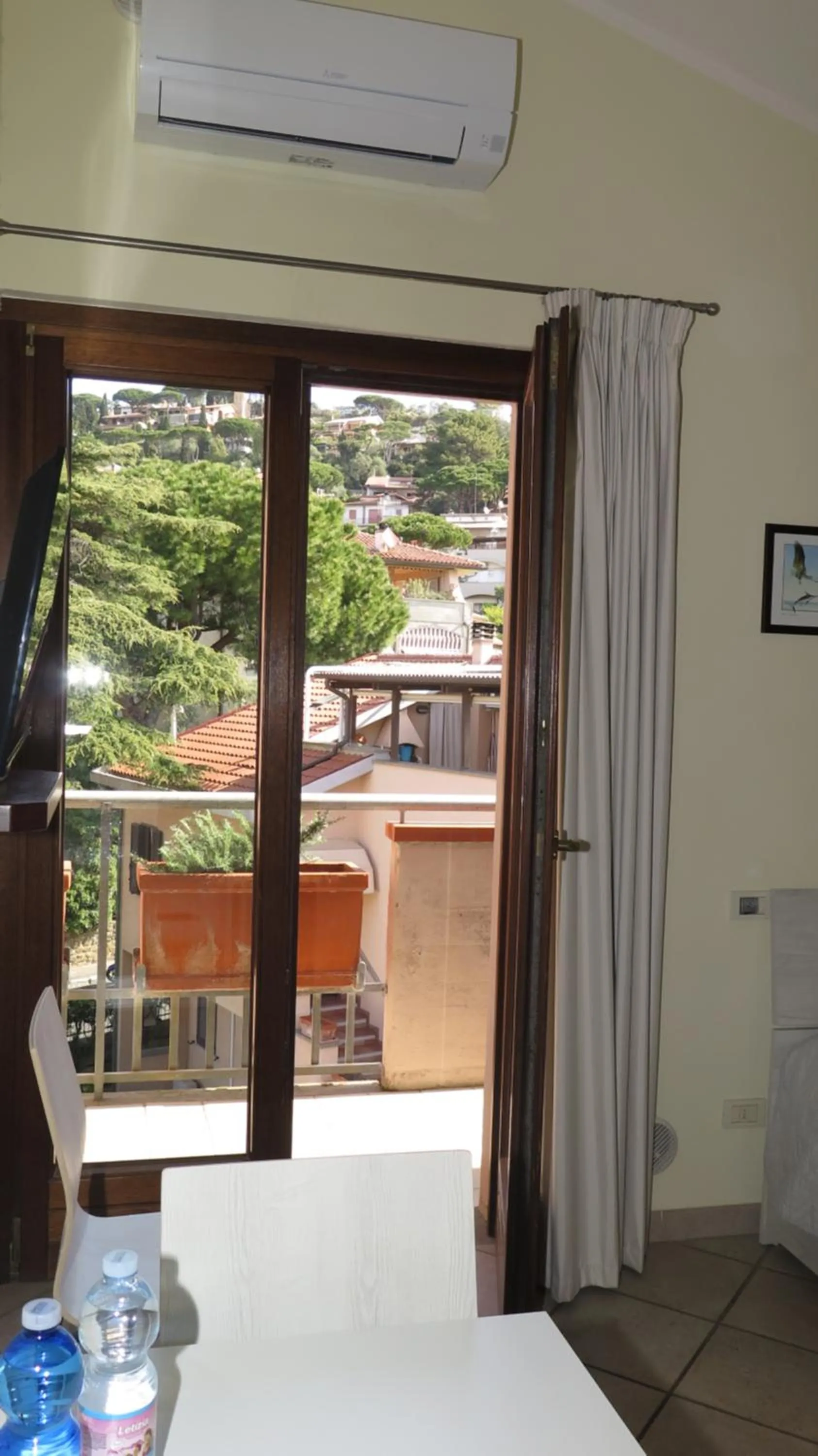 Balcony/Terrace, Bed in Residenza Turistico Alberghiera Corallo