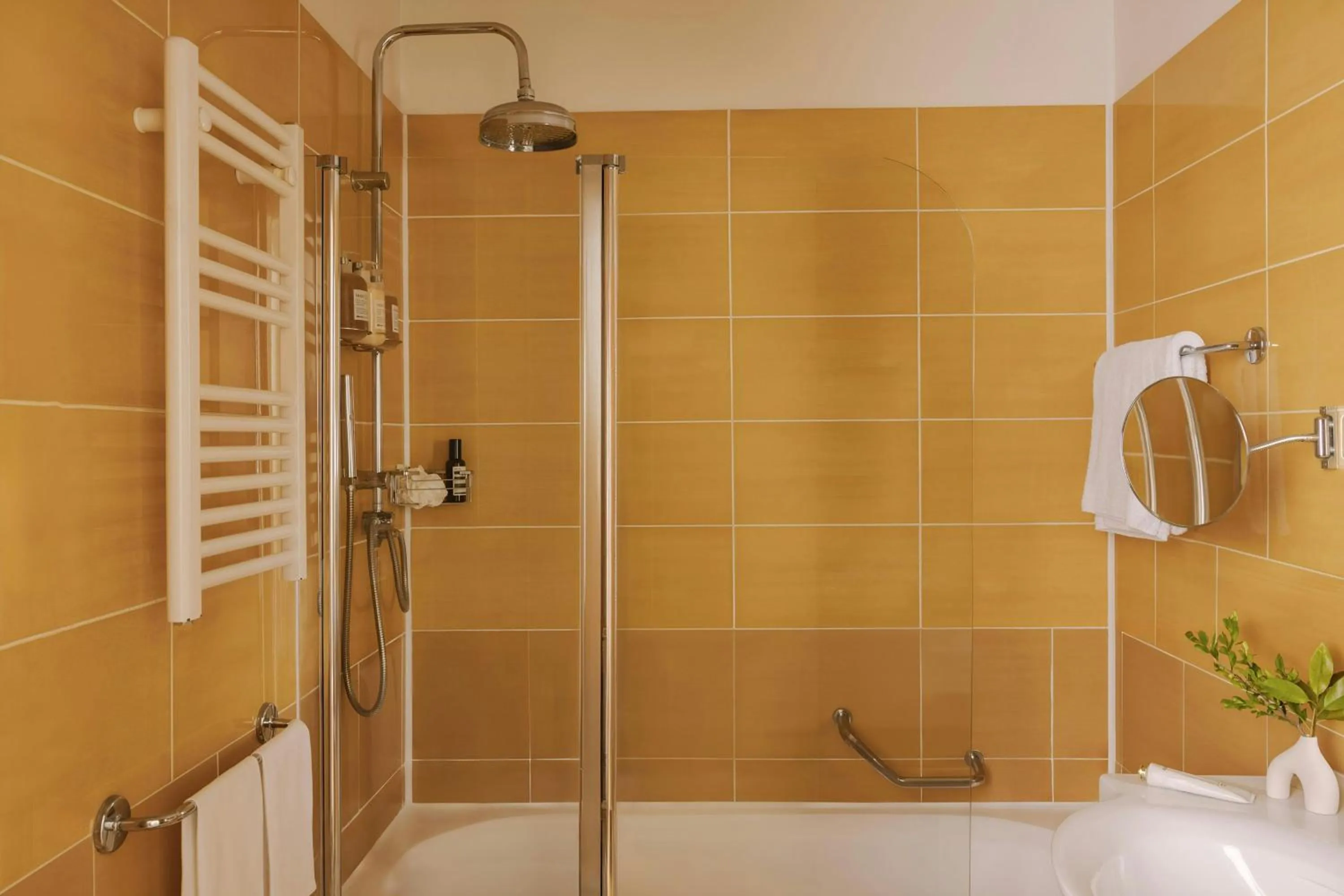 Bathroom in Missori Hotel Piazza Missori, Sonder by Marriott Bonvoy