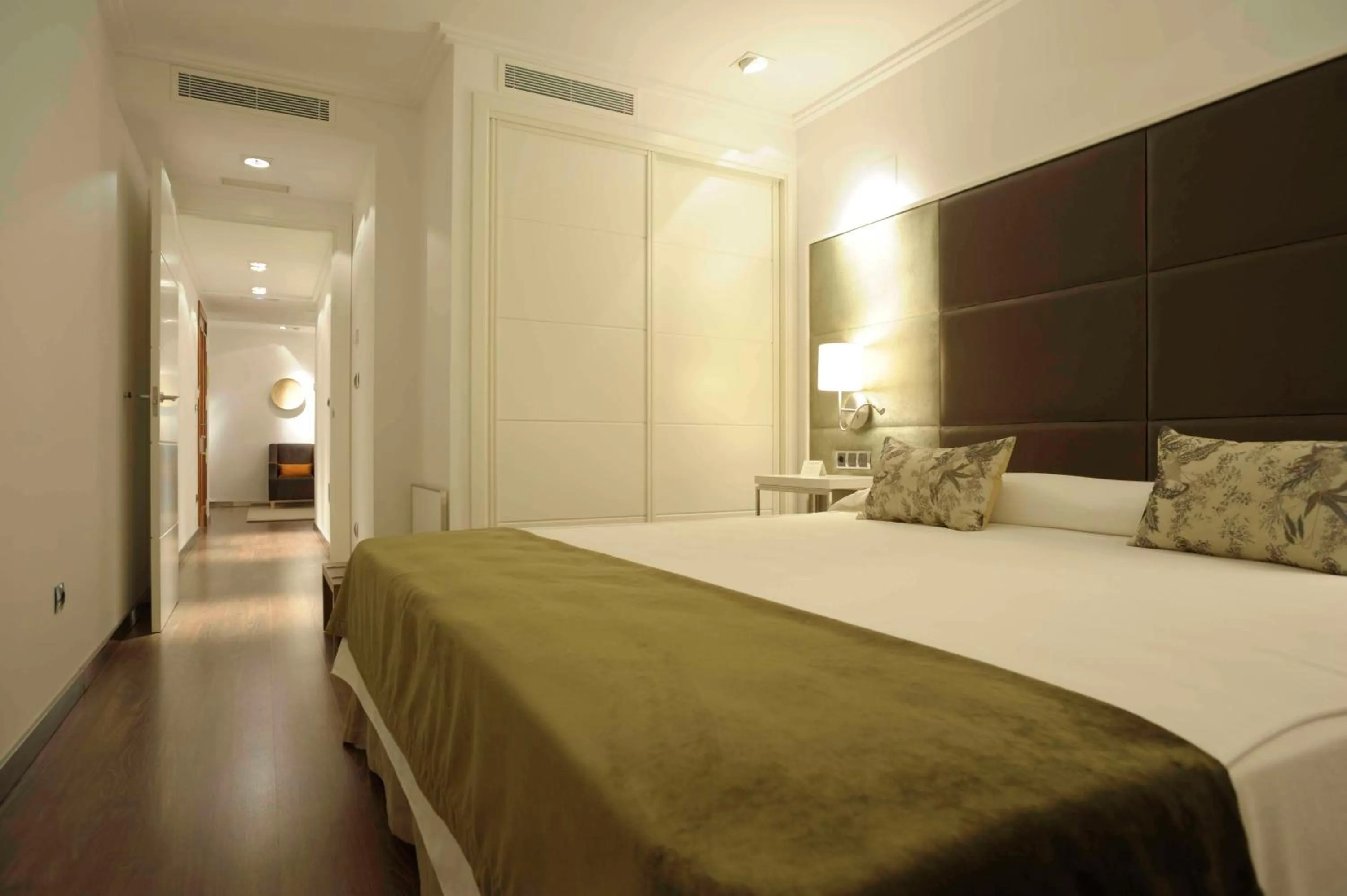 Photo of the whole room, Bed in San Ramón del Somontano