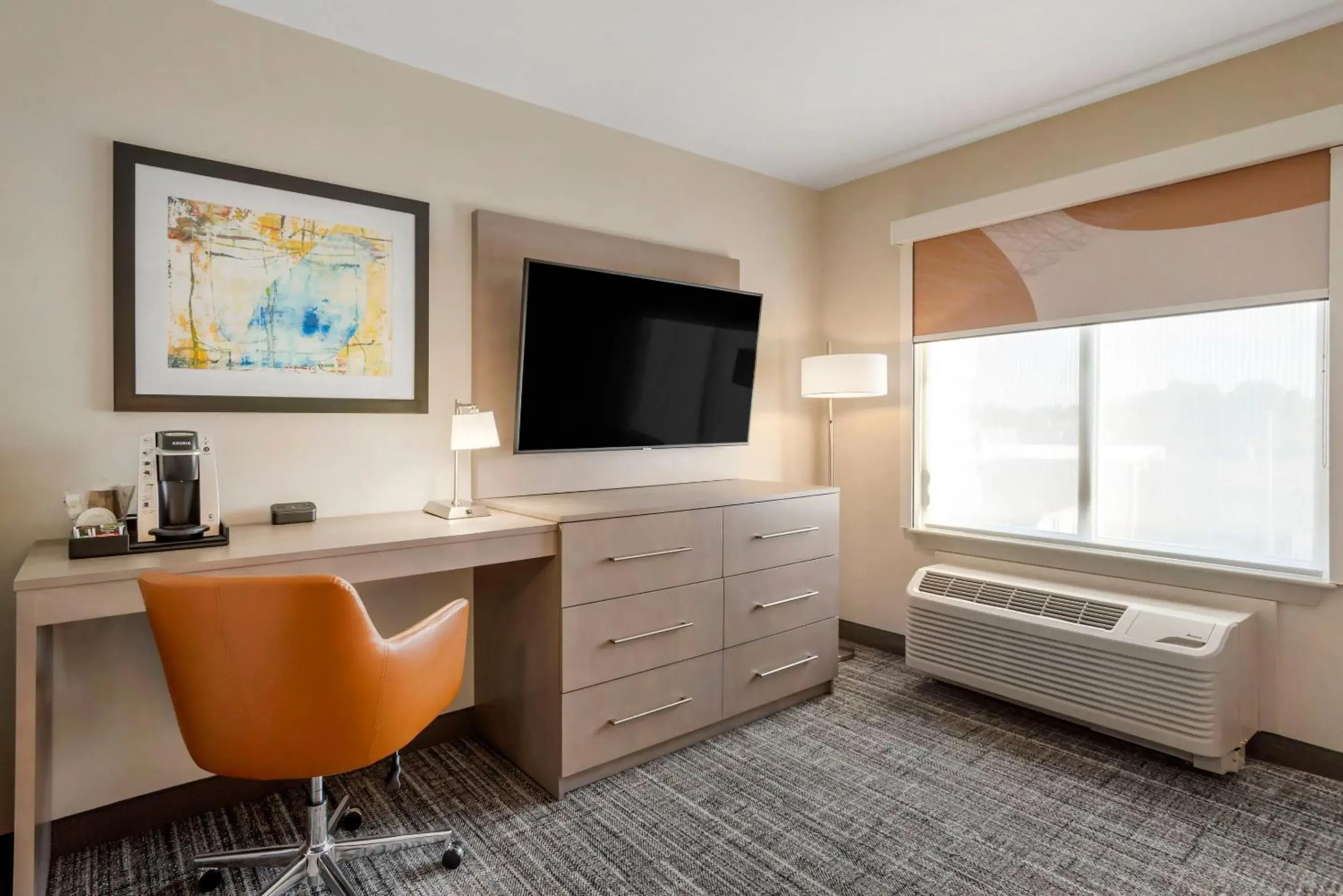 King Room - Accessible/Non Smoking in The Inn at Leonardtown, an Ascend Collection Hotel King Room - Accessible/Non Smoking in The Inn at Leonardtown, an Ascend Collection Hotel