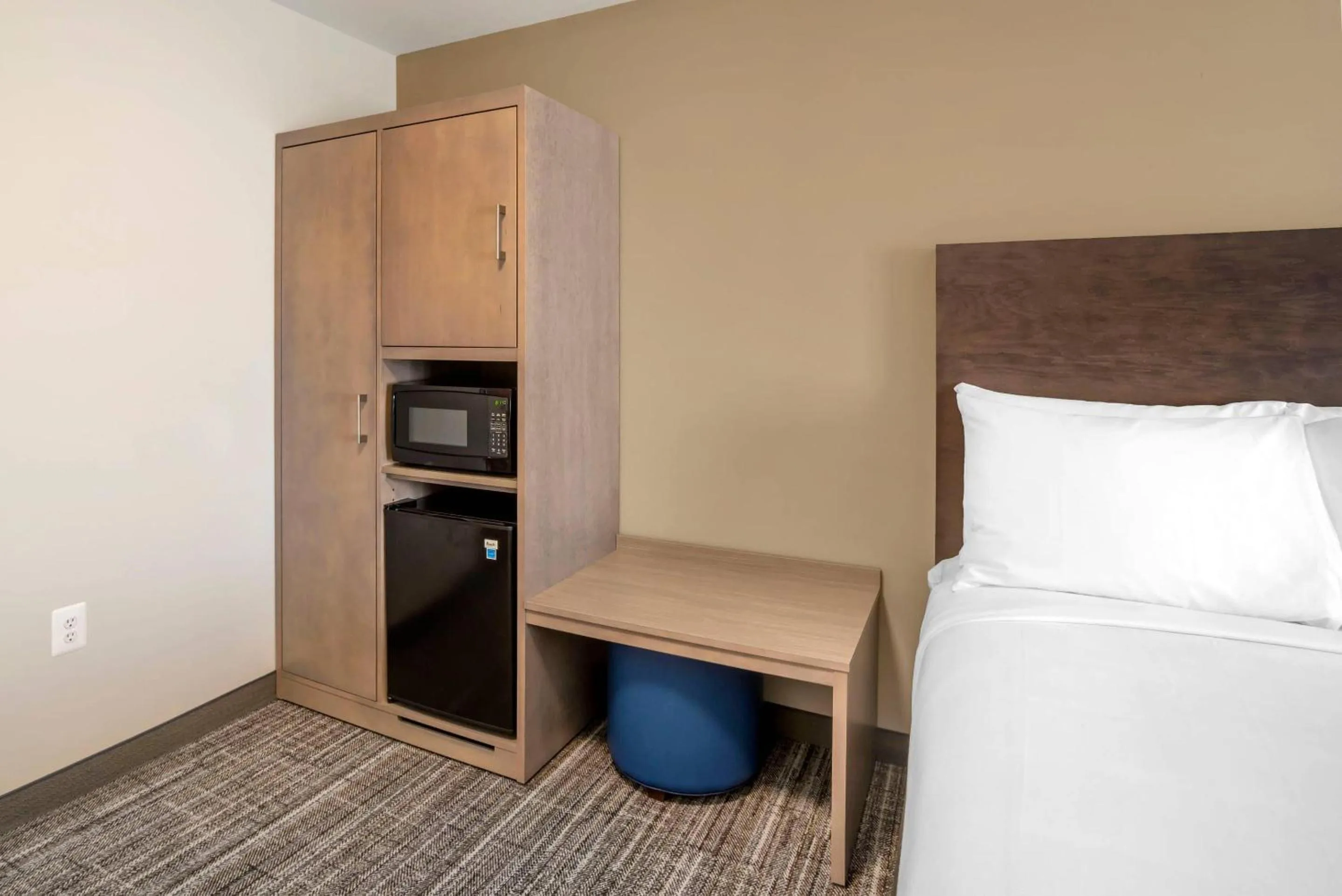 Bedroom, Bed in The Inn at Leonardtown, an Ascend Collection Hotel