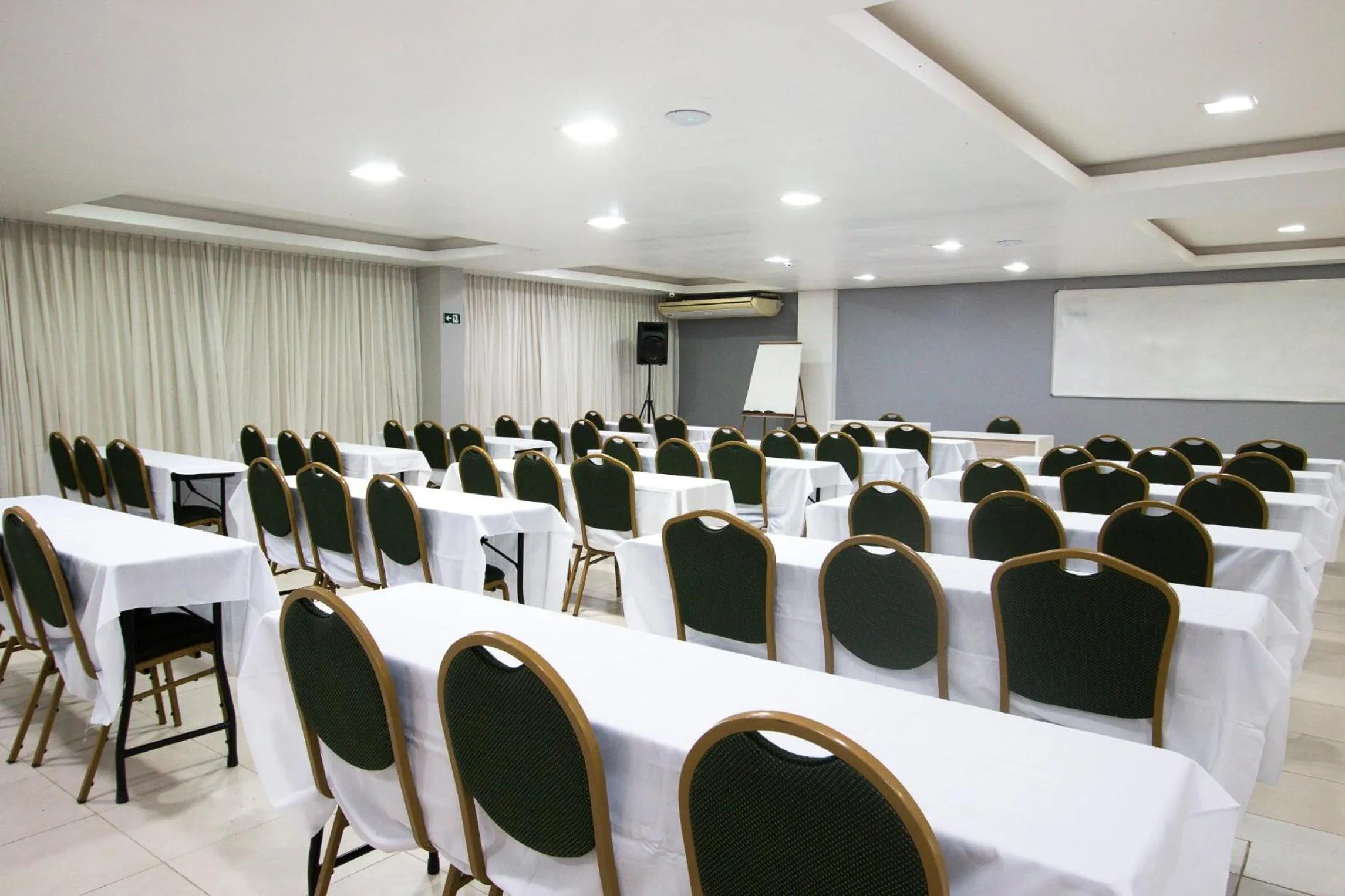 Business facilities in Golden Ville Hotel