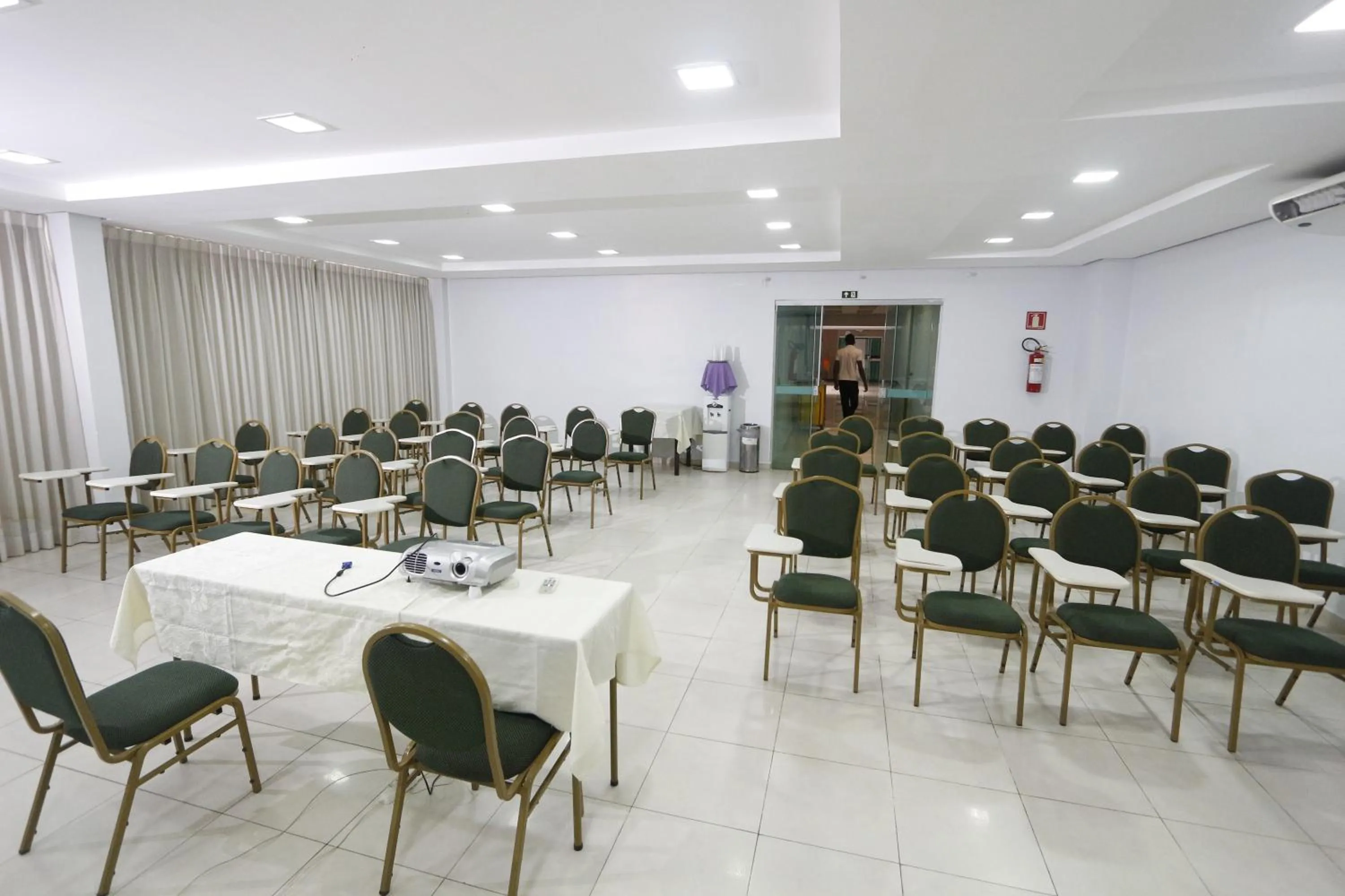 Business facilities in Golden Ville Hotel