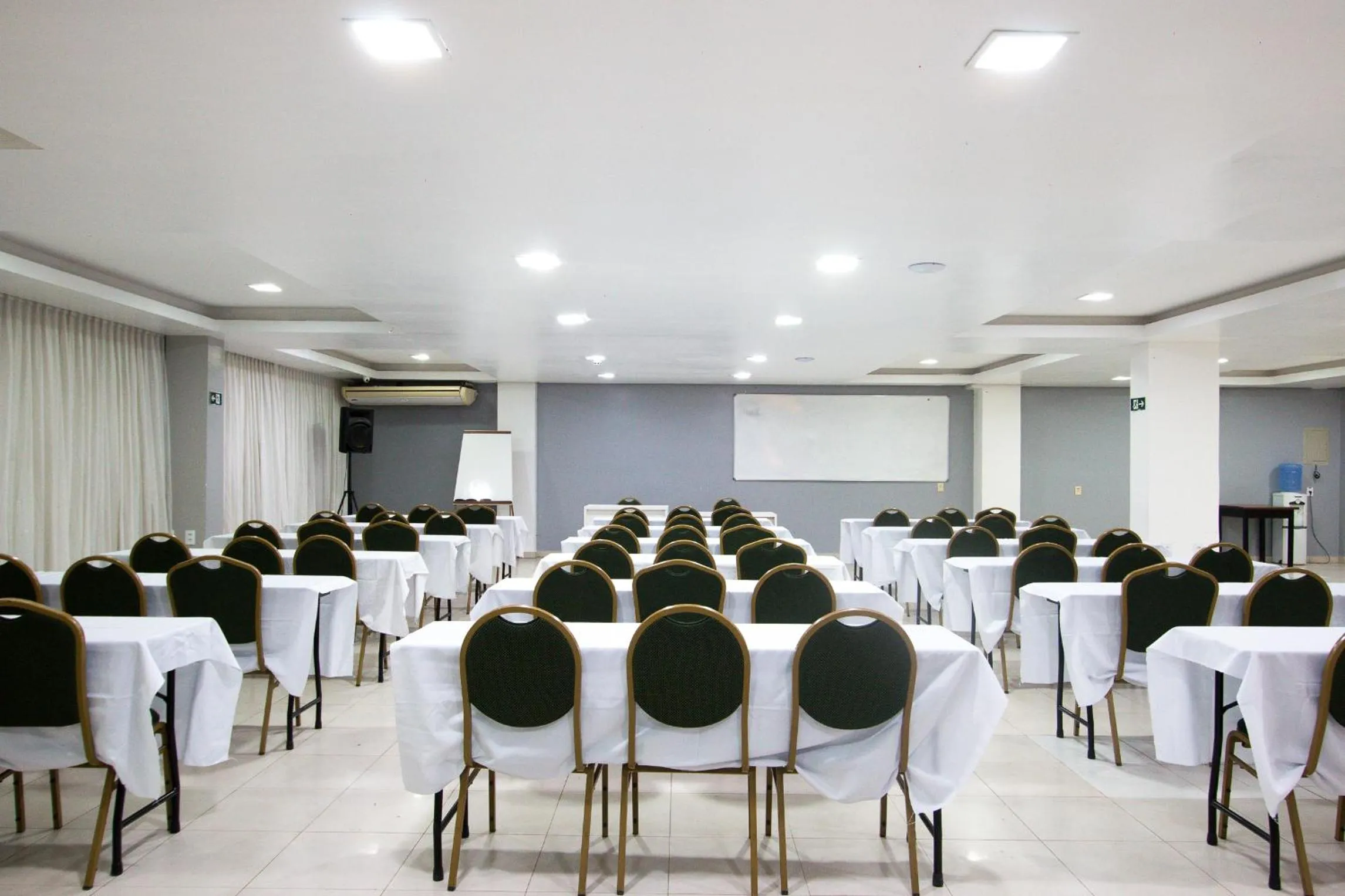 Business facilities in Golden Ville Hotel