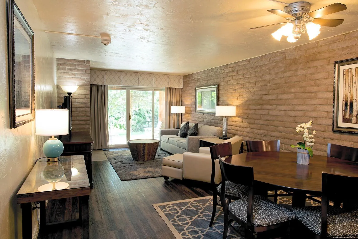 Living room in Sandstone Creek Club Condominiums