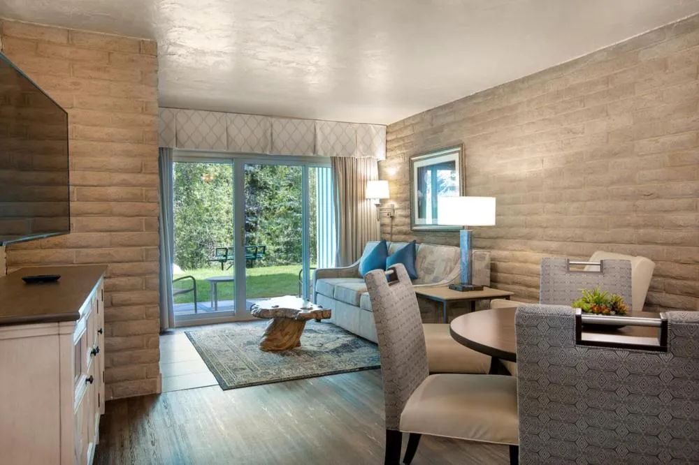 Sandstone Creek Club Condominiums