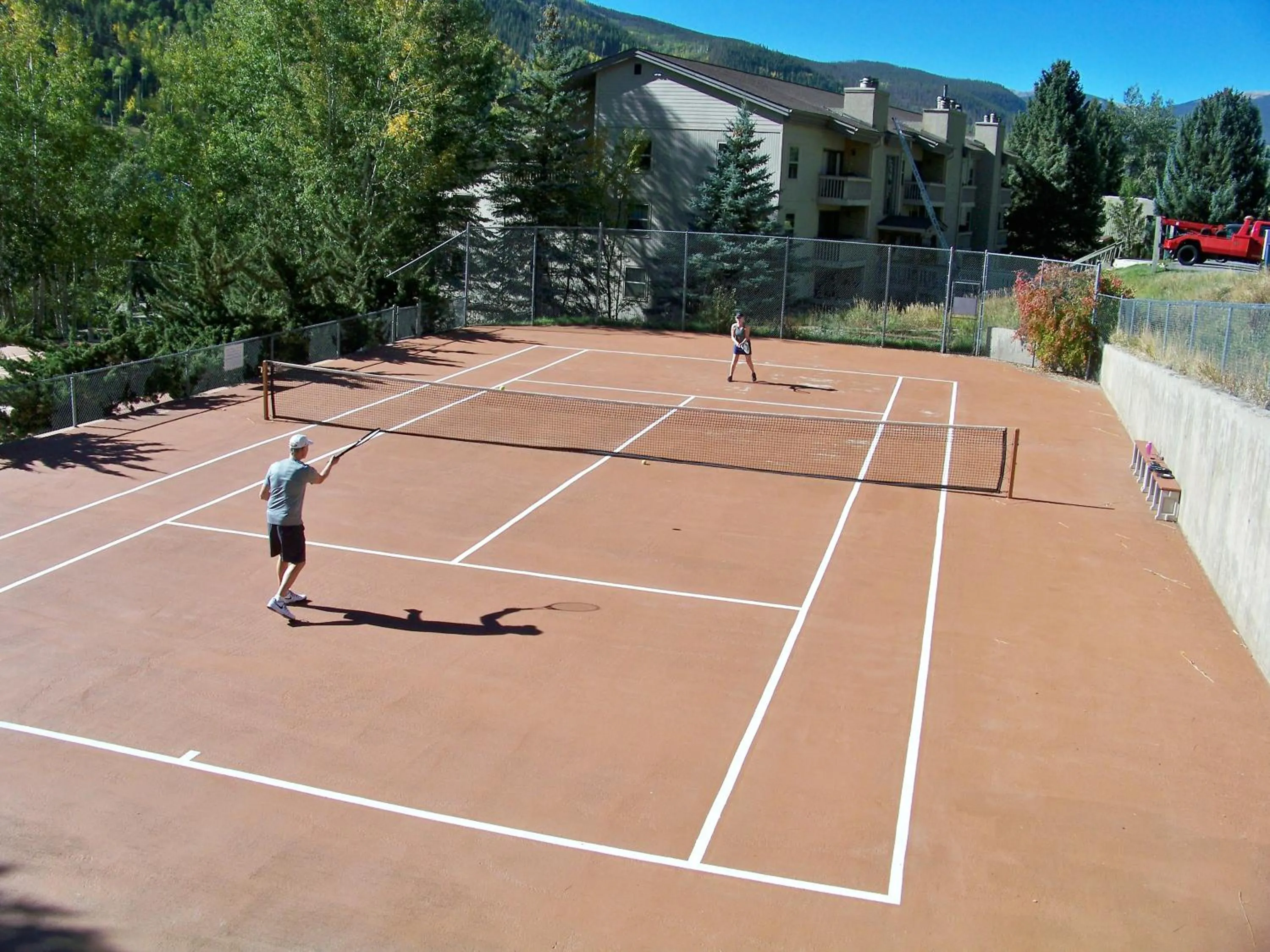 Tennis court in Sandstone Creek Club Condominiums