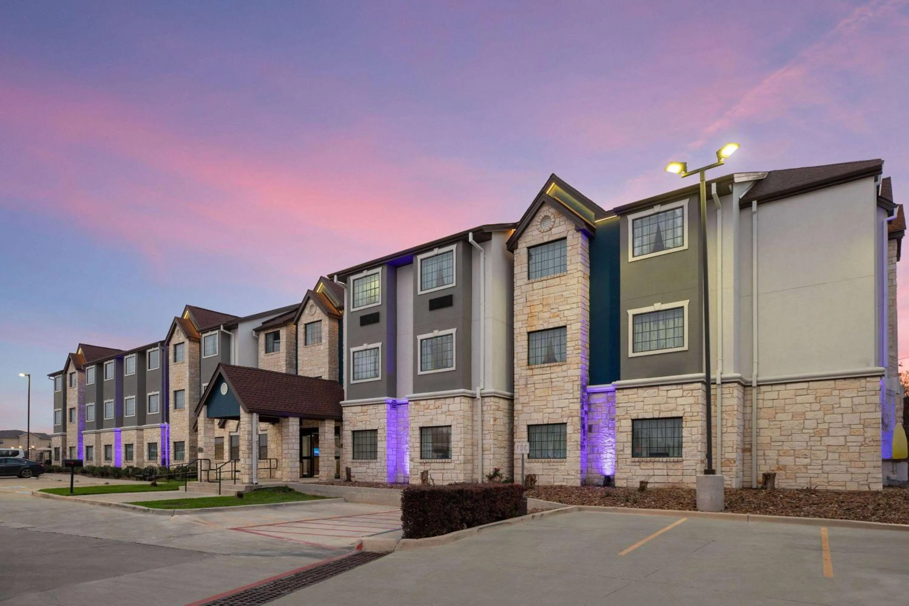 Property building in Microtel Inn & Suites by Wyndham Buda Austin South