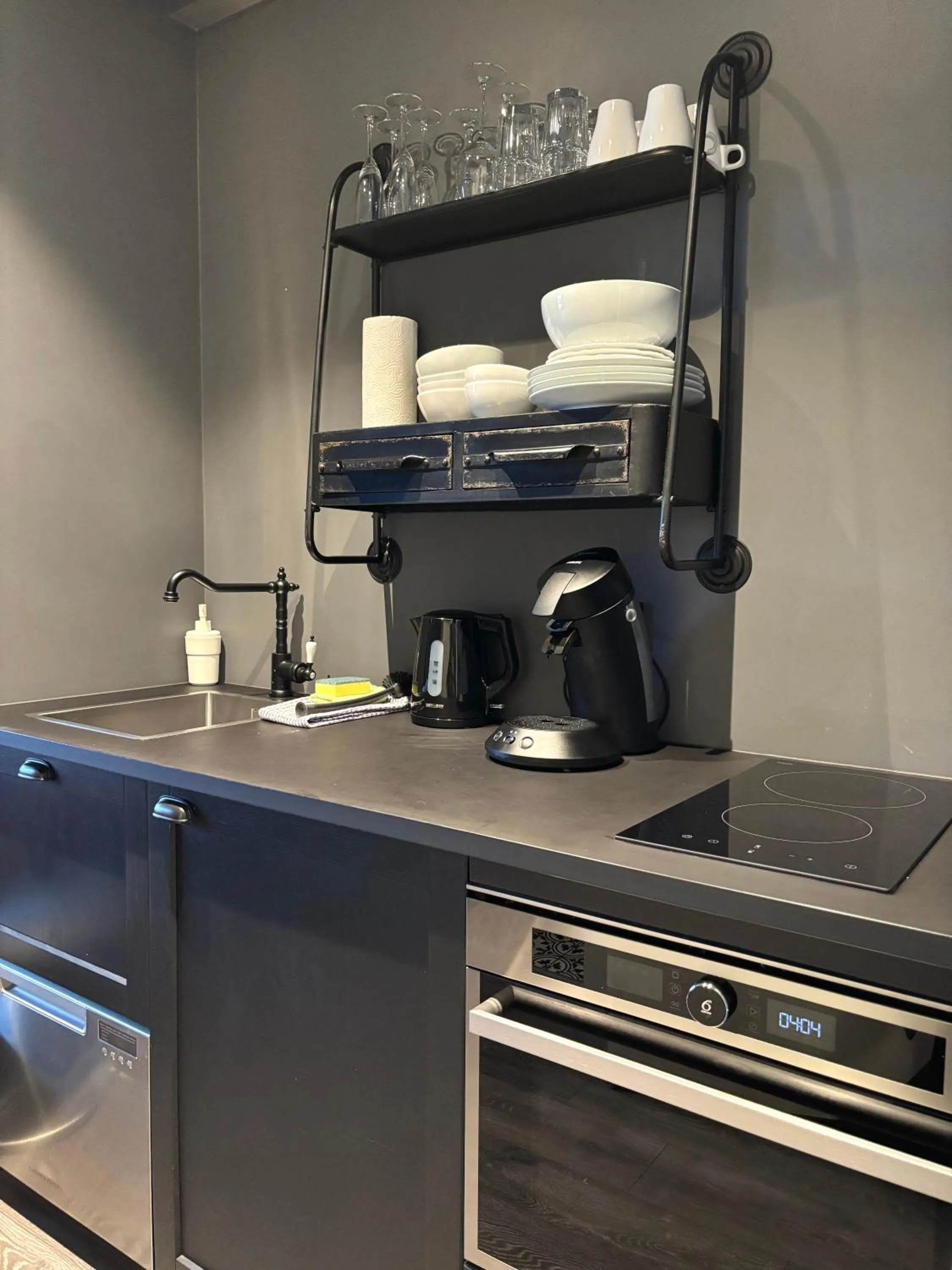 Kitchen or kitchenette in R13 - A Townhouse Hotel