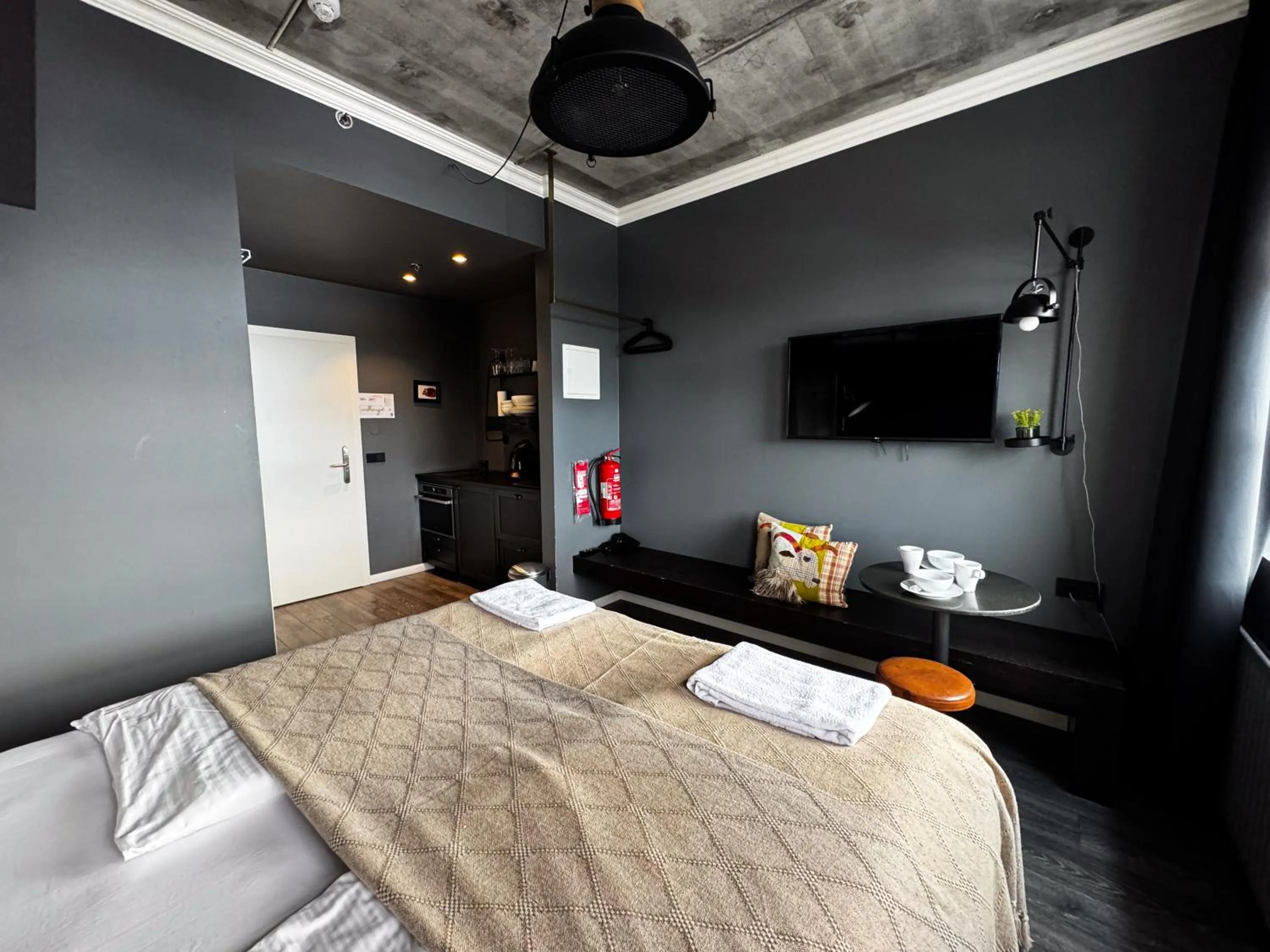 Bed in R13 - A Townhouse Hotel