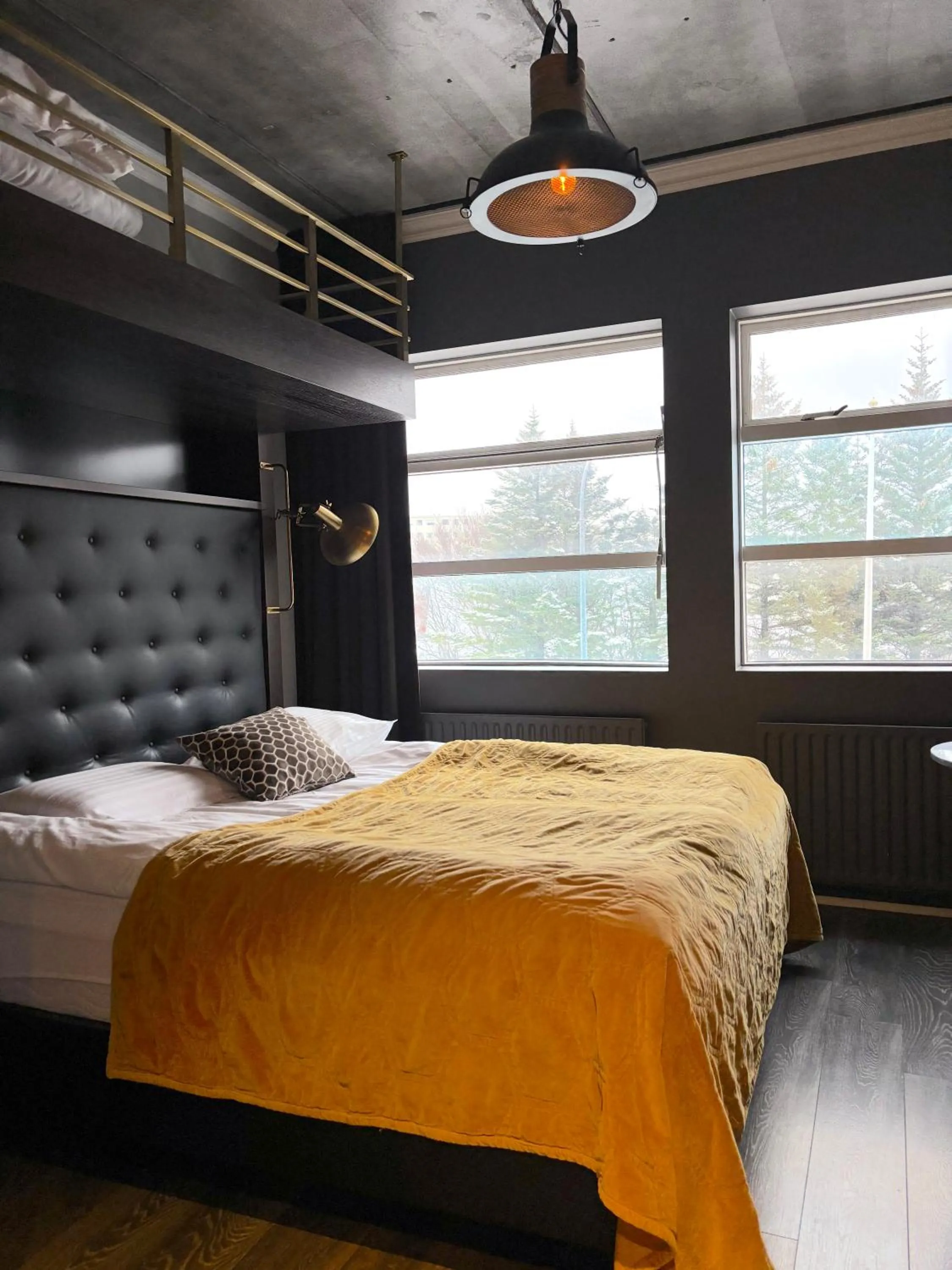 Bed in R13 - A Townhouse Hotel