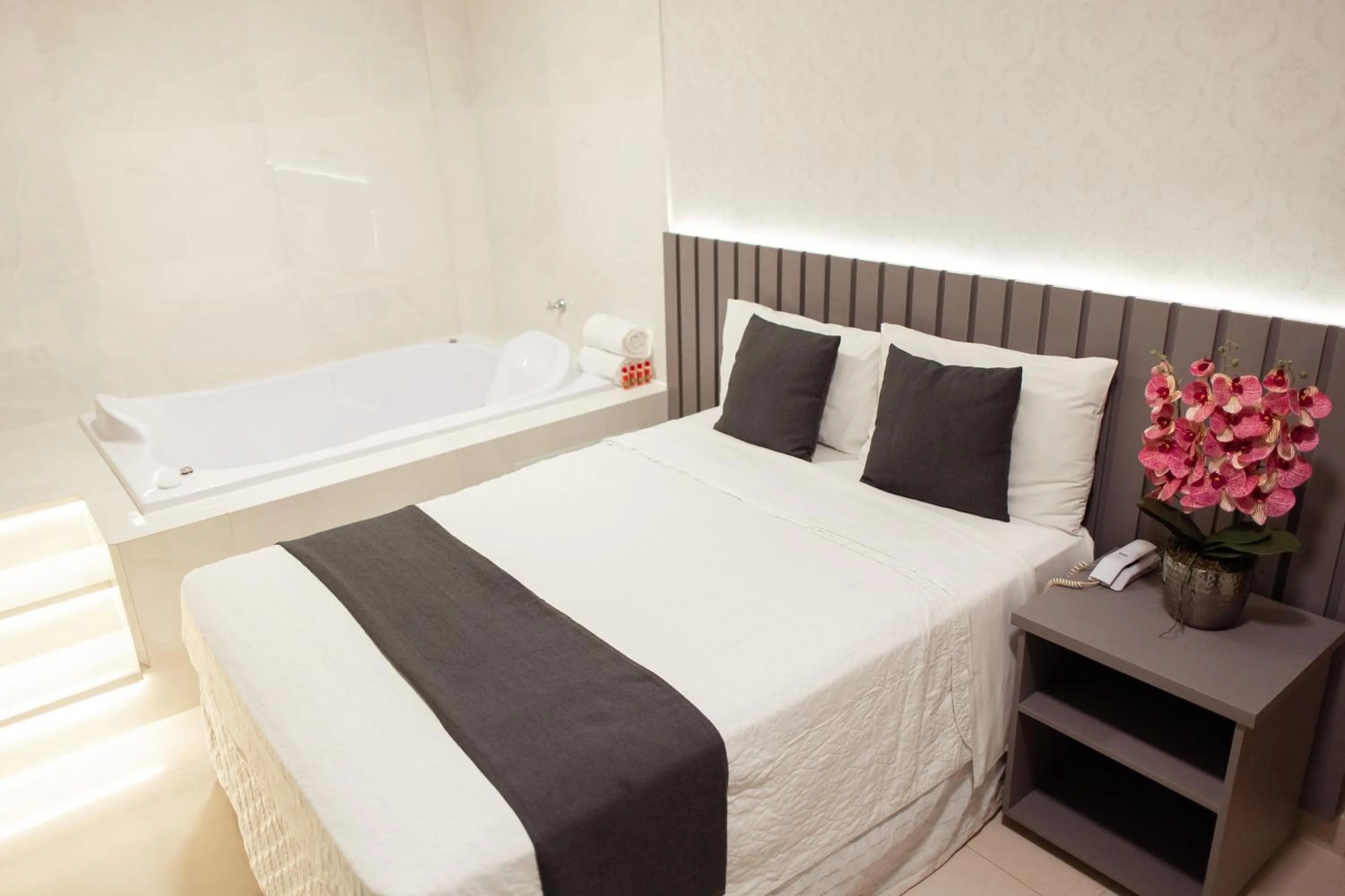 Bedroom, Bed in Hotel Paris