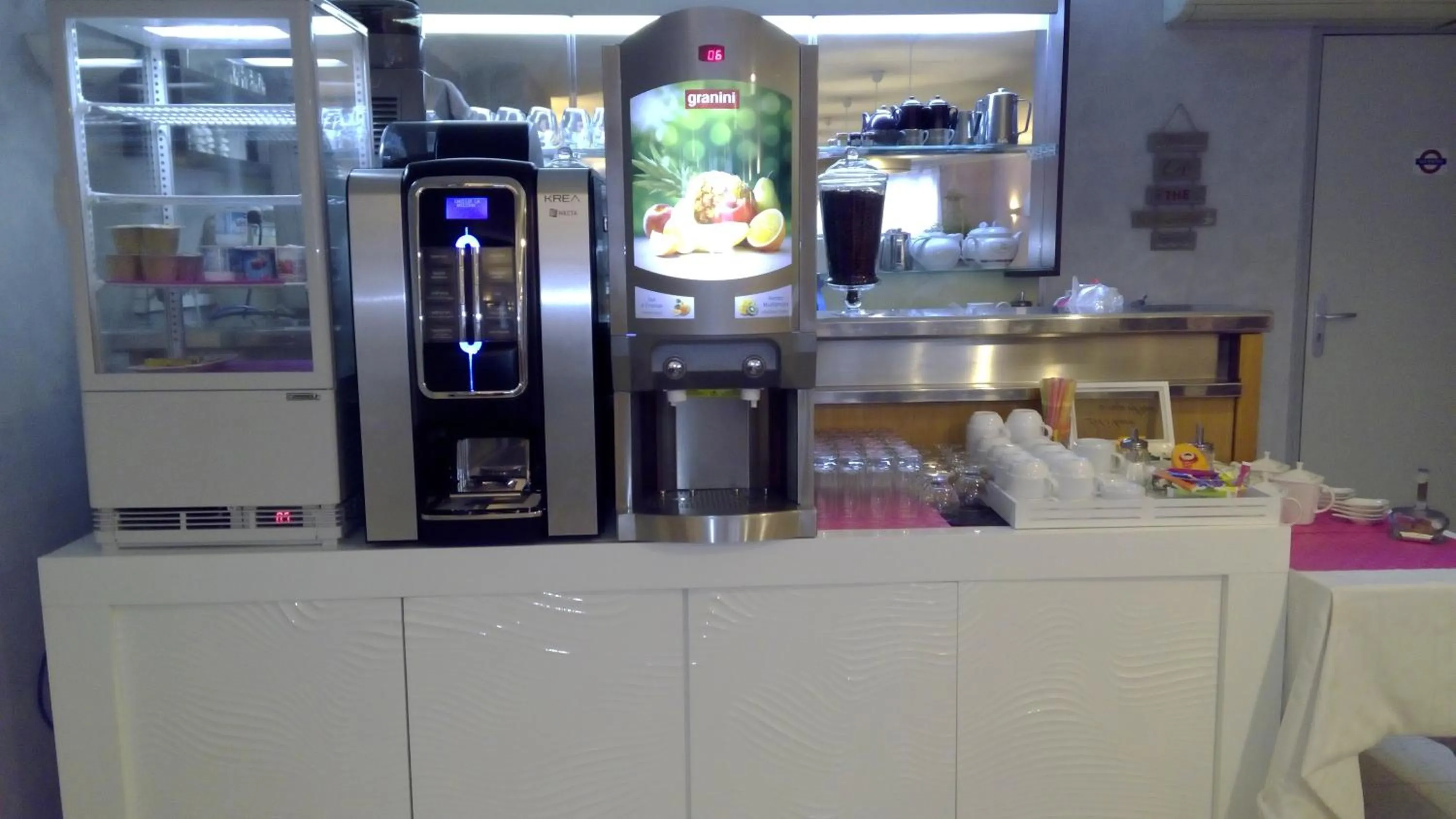 Restaurant/places to eat in Hotel De La Bastide