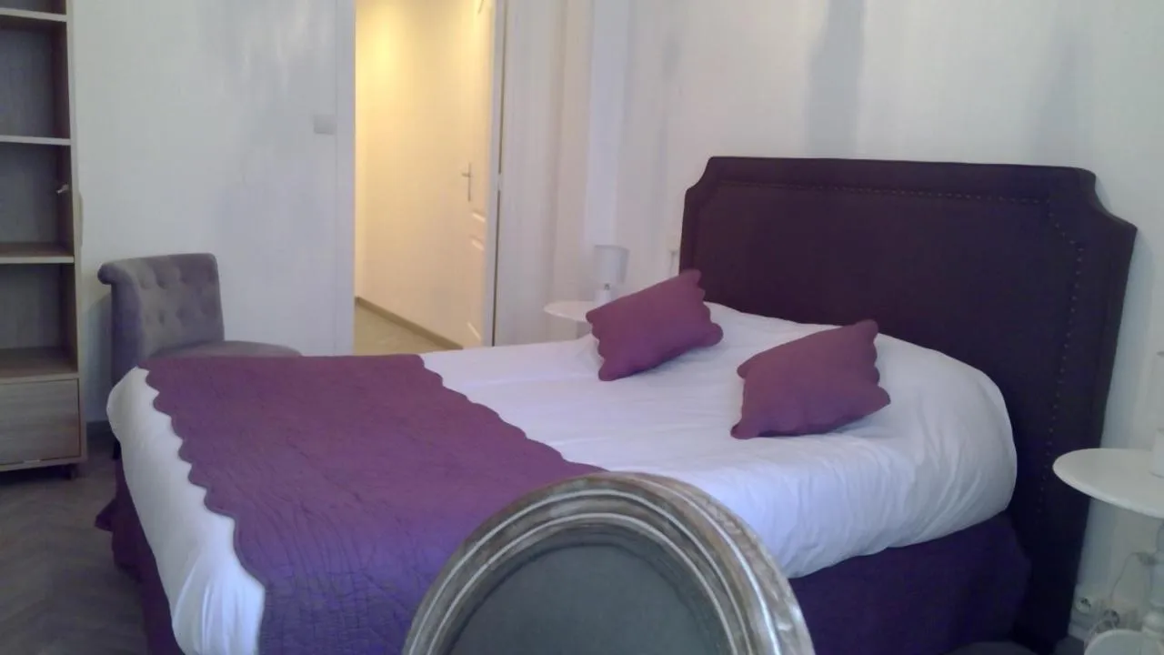 Bed in Hotel De La Bastide