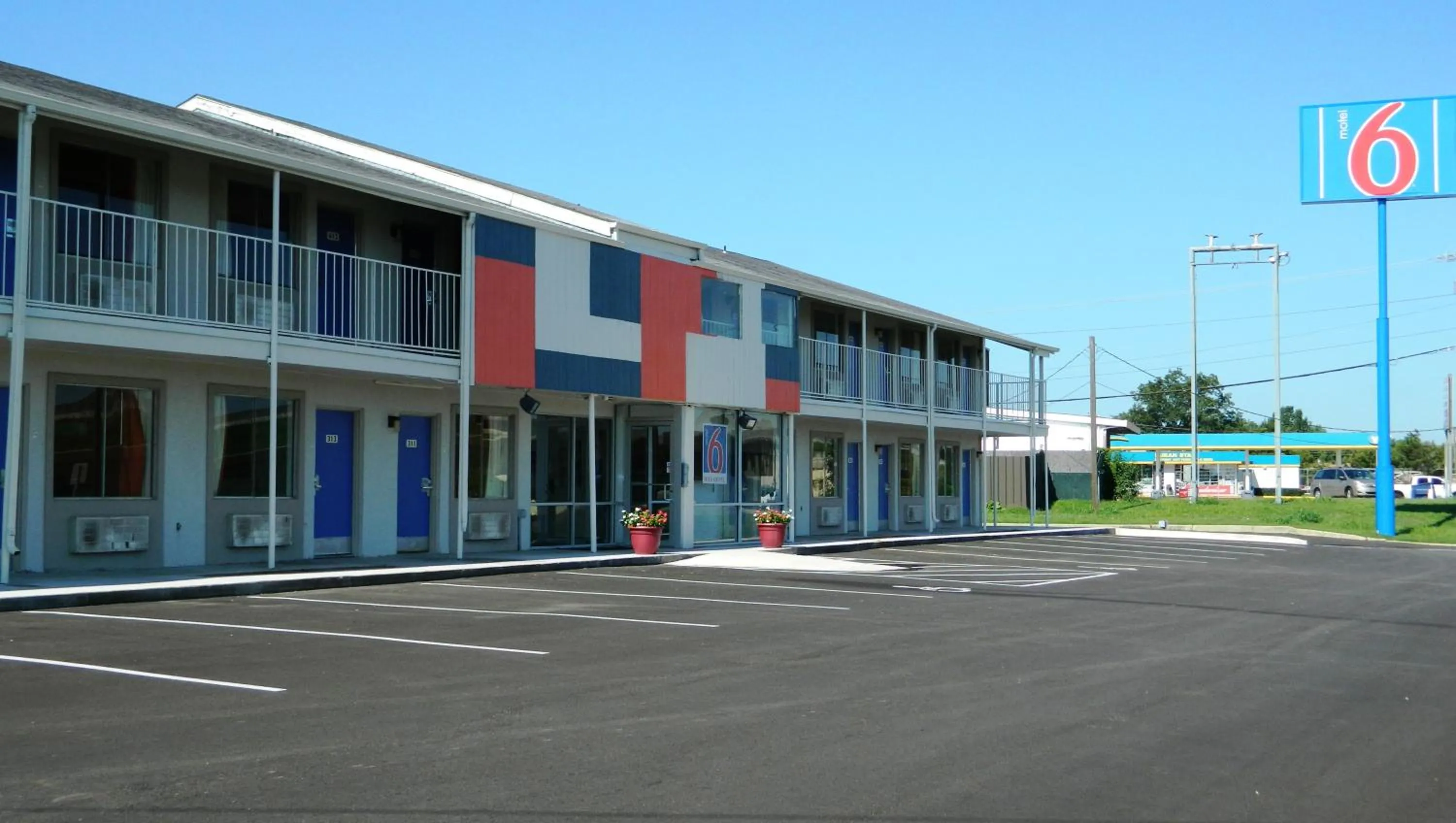 Property building in Motel 6-Oklahoma City, OK - Airport East