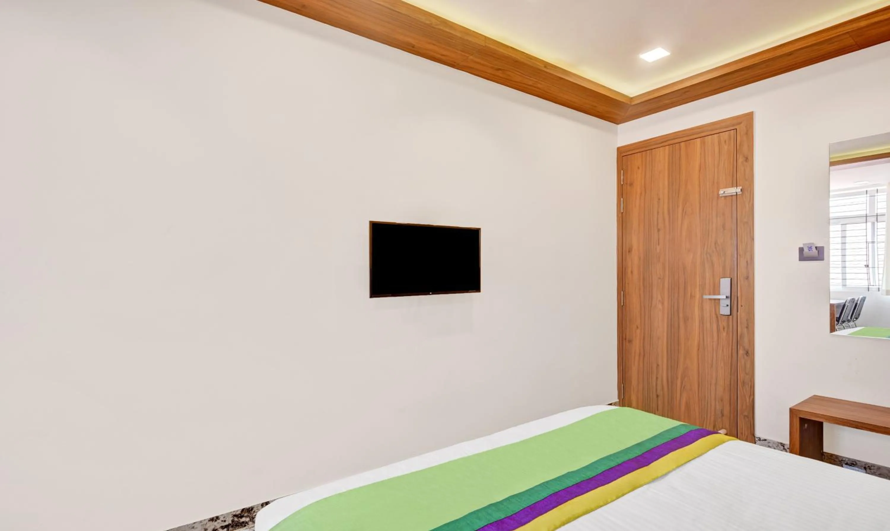 Bedroom, Bed in Itsy Hotels Shrey'S Inn Mallandur Road