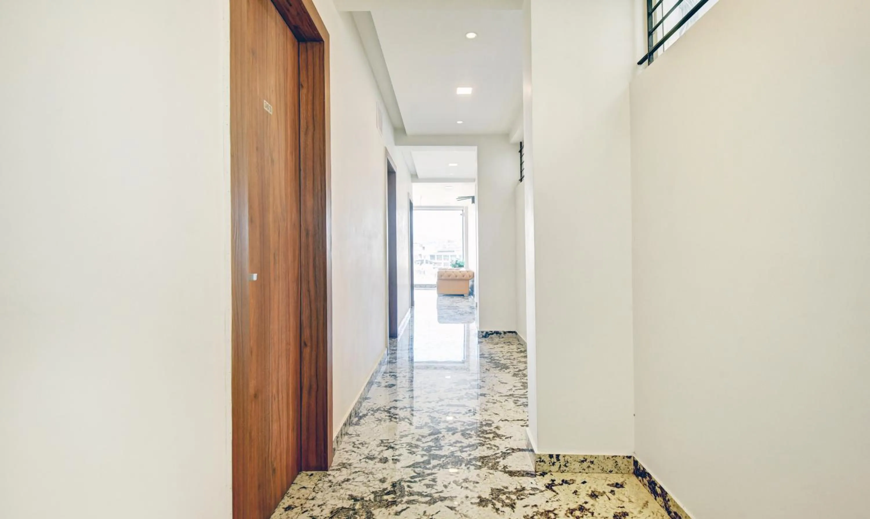 Lobby or reception in Itsy Hotels Shrey'S Inn Mallandur Road