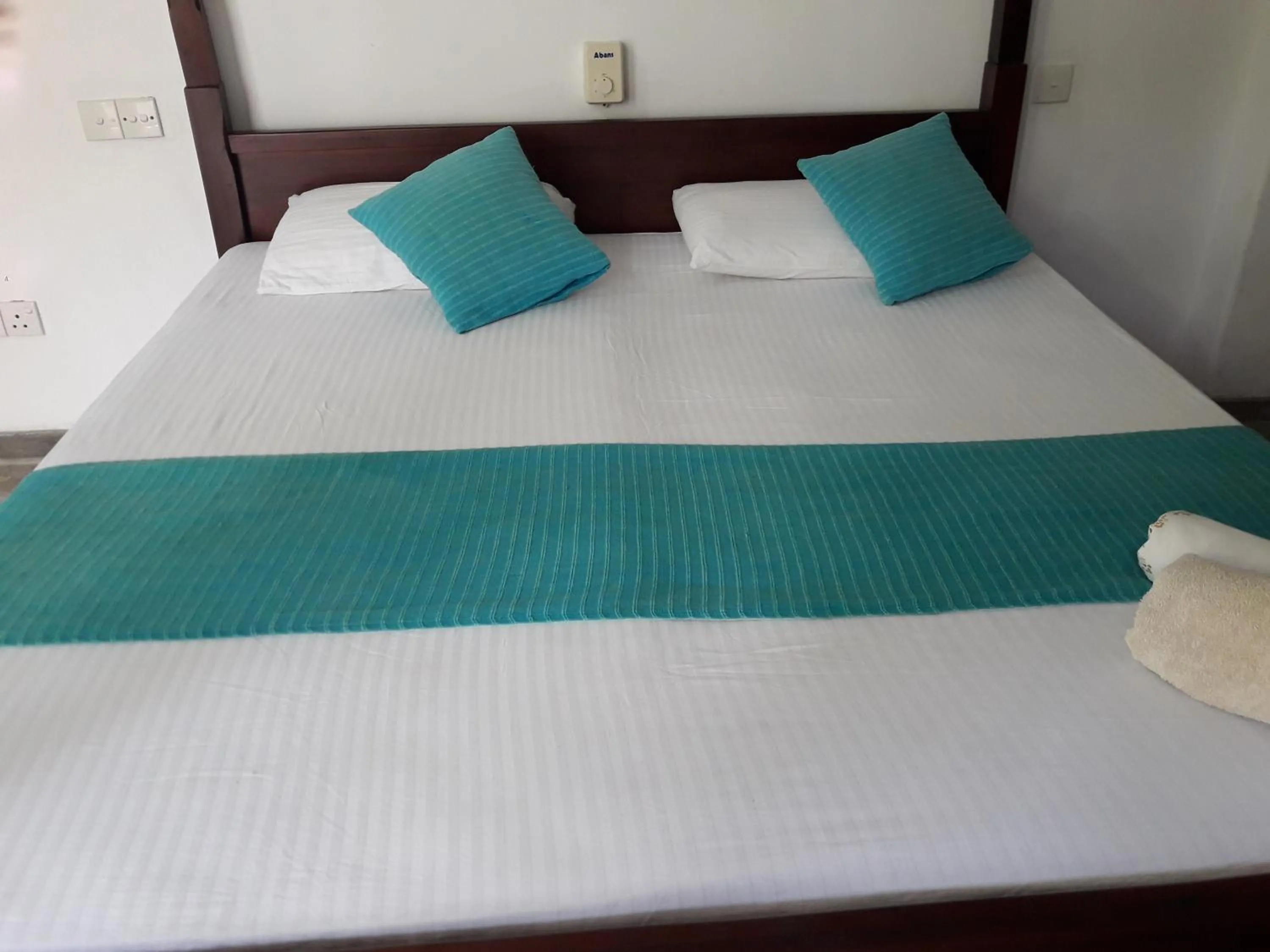 Bed in Sea Front Hikkaduwa