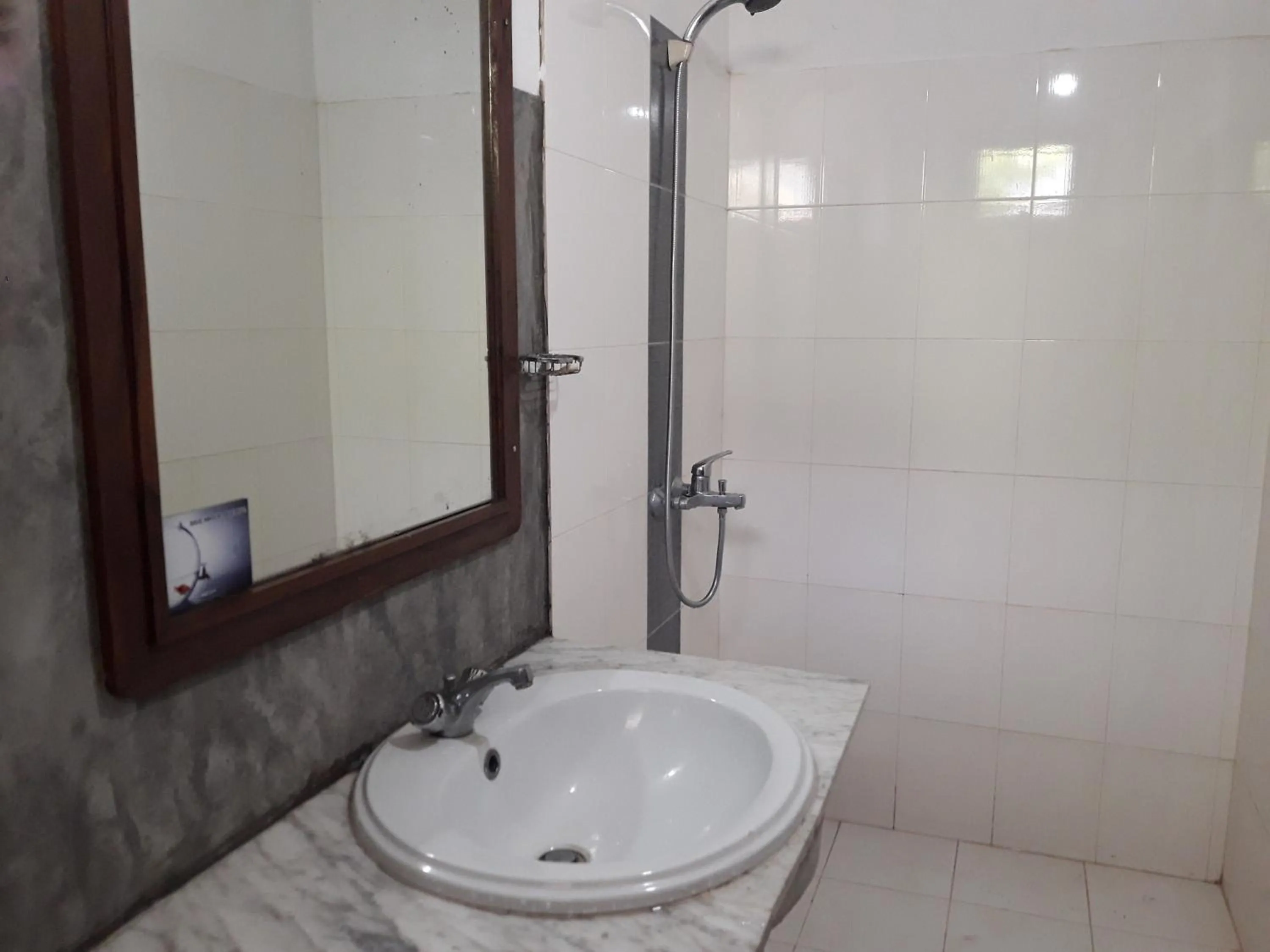 Bathroom in Sea Front Hikkaduwa