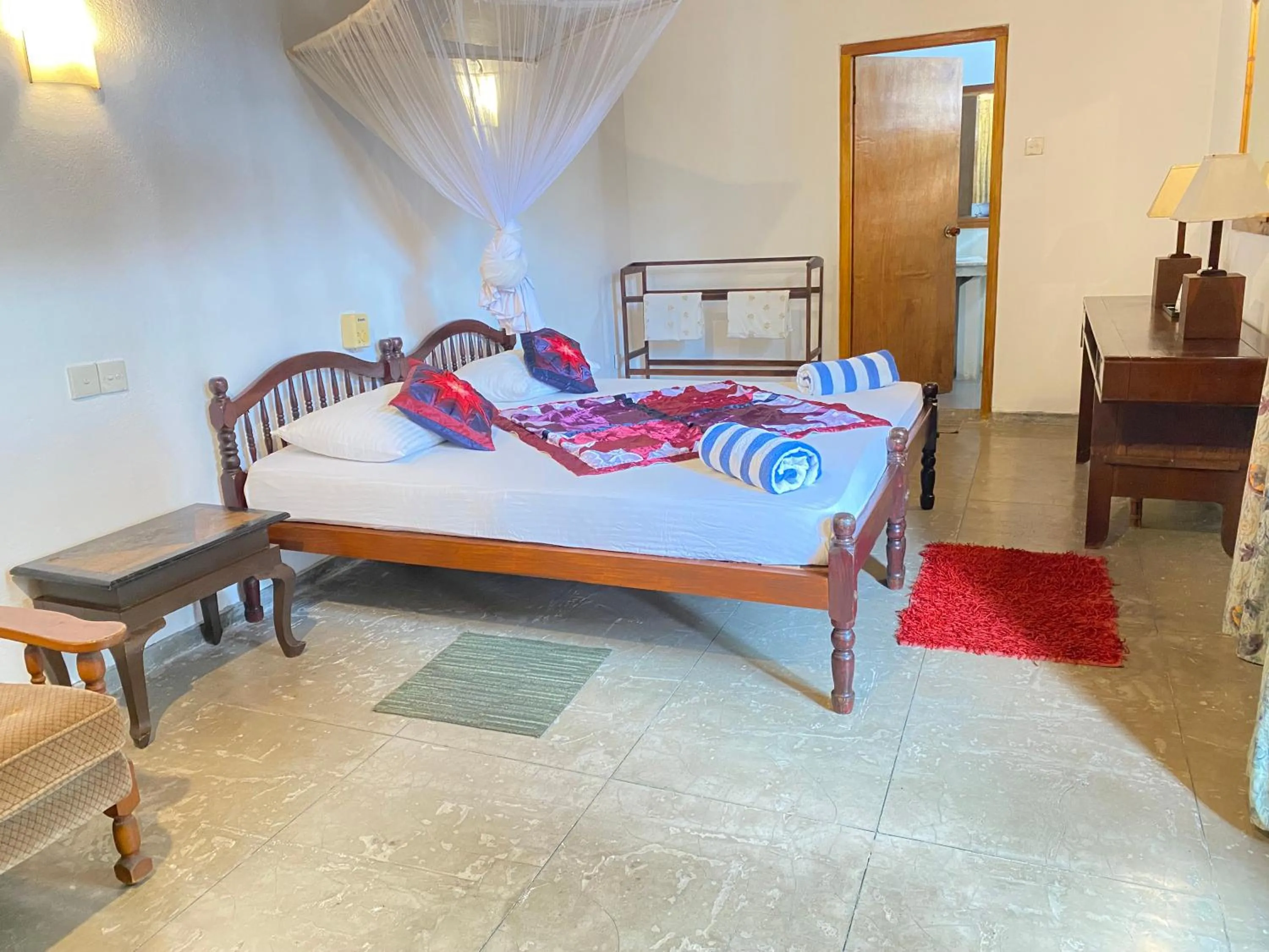 Bed in Sea Front Hikkaduwa