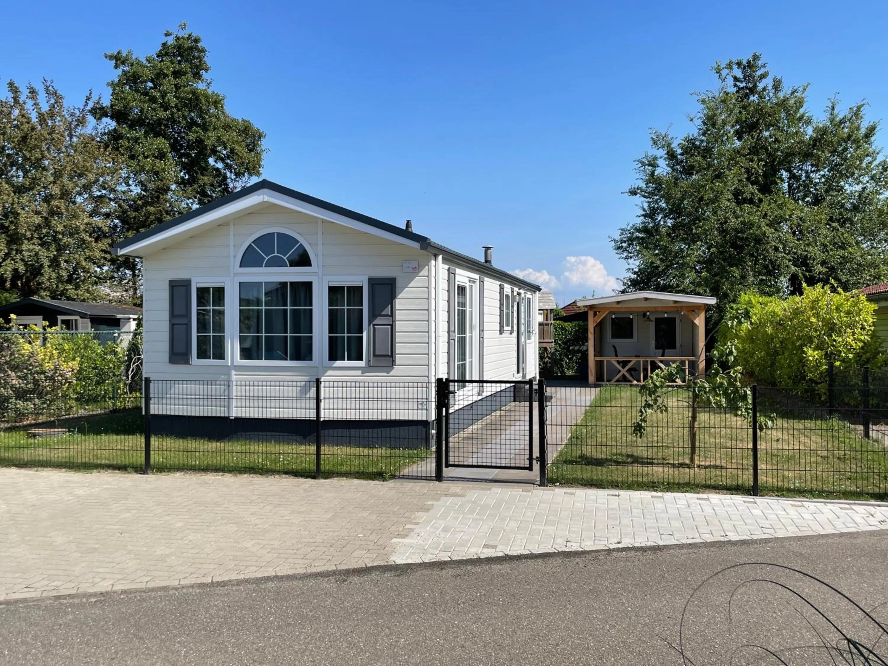 Property building in De Roos chalet 174