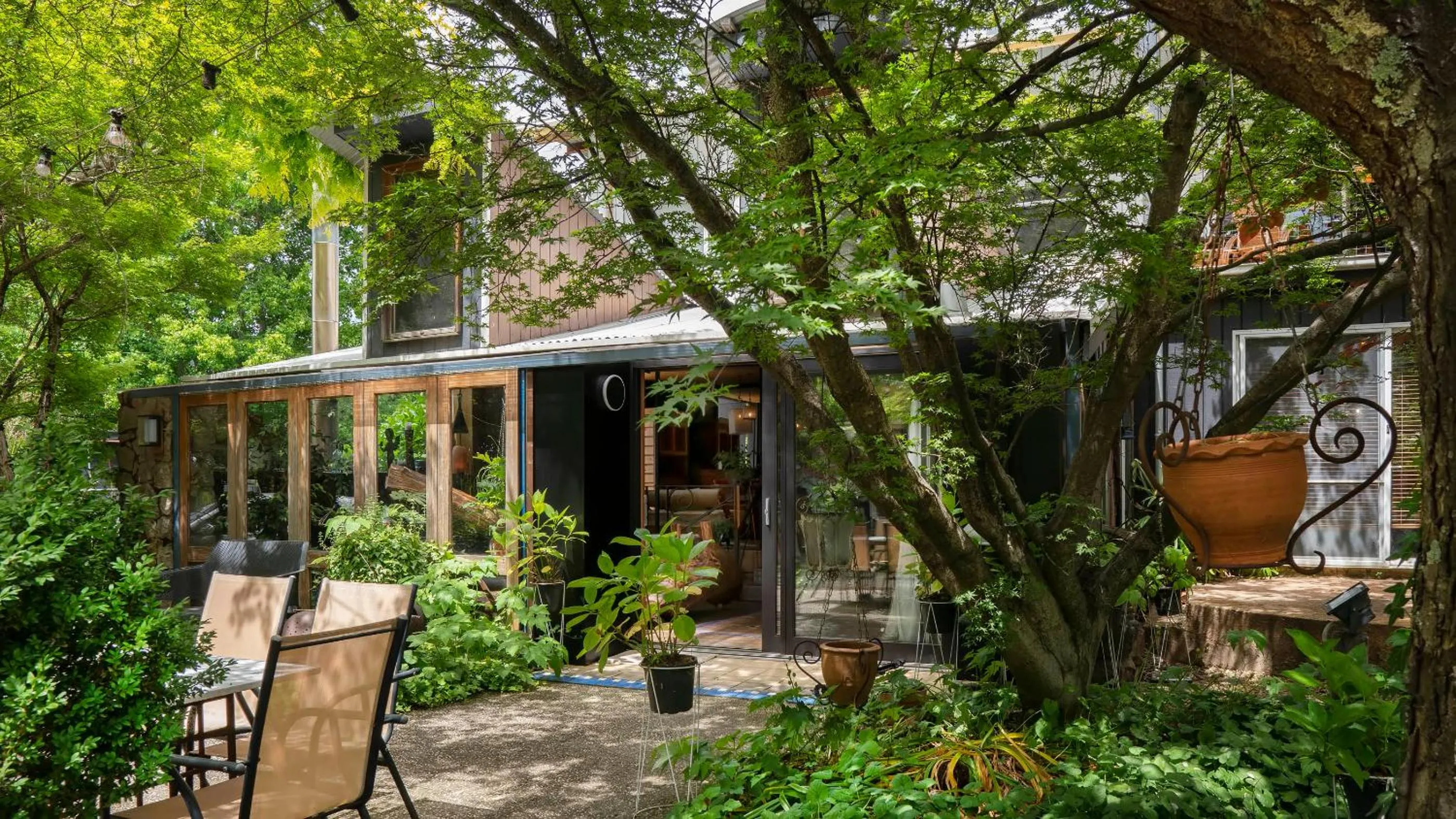 Property building in Dreamers