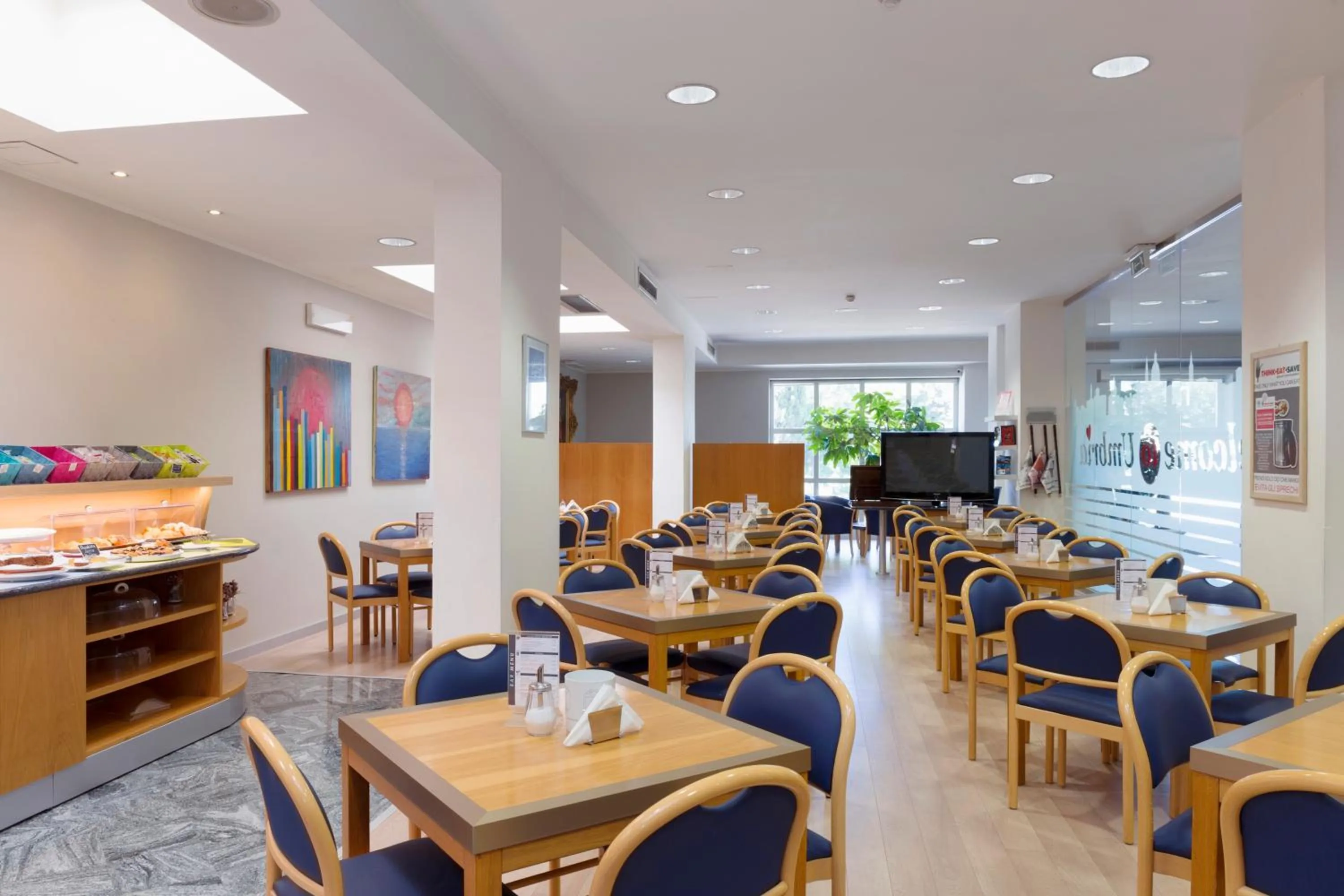 Lounge or bar in City Hotel & Suites