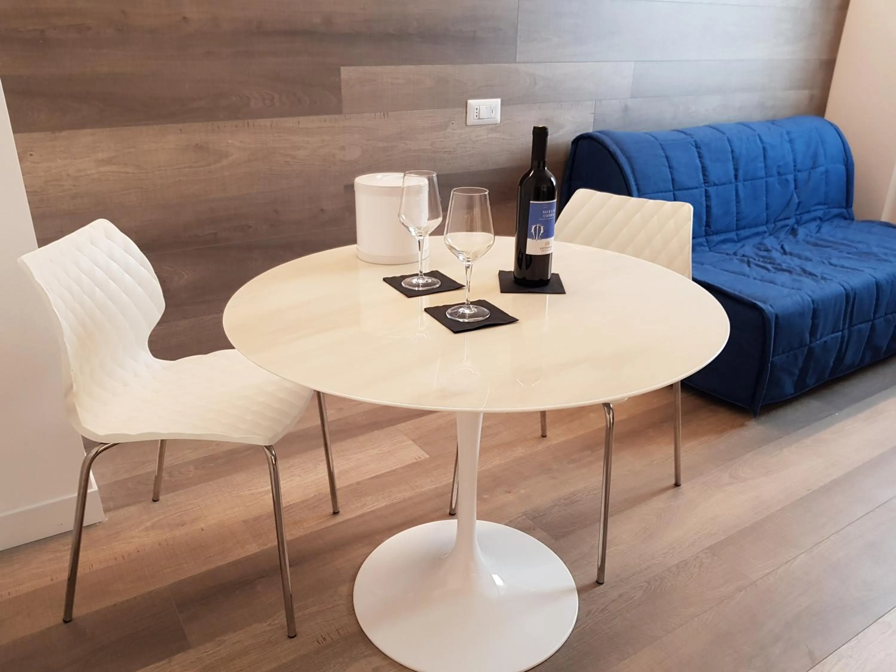 Living room in City Hotel & Suites