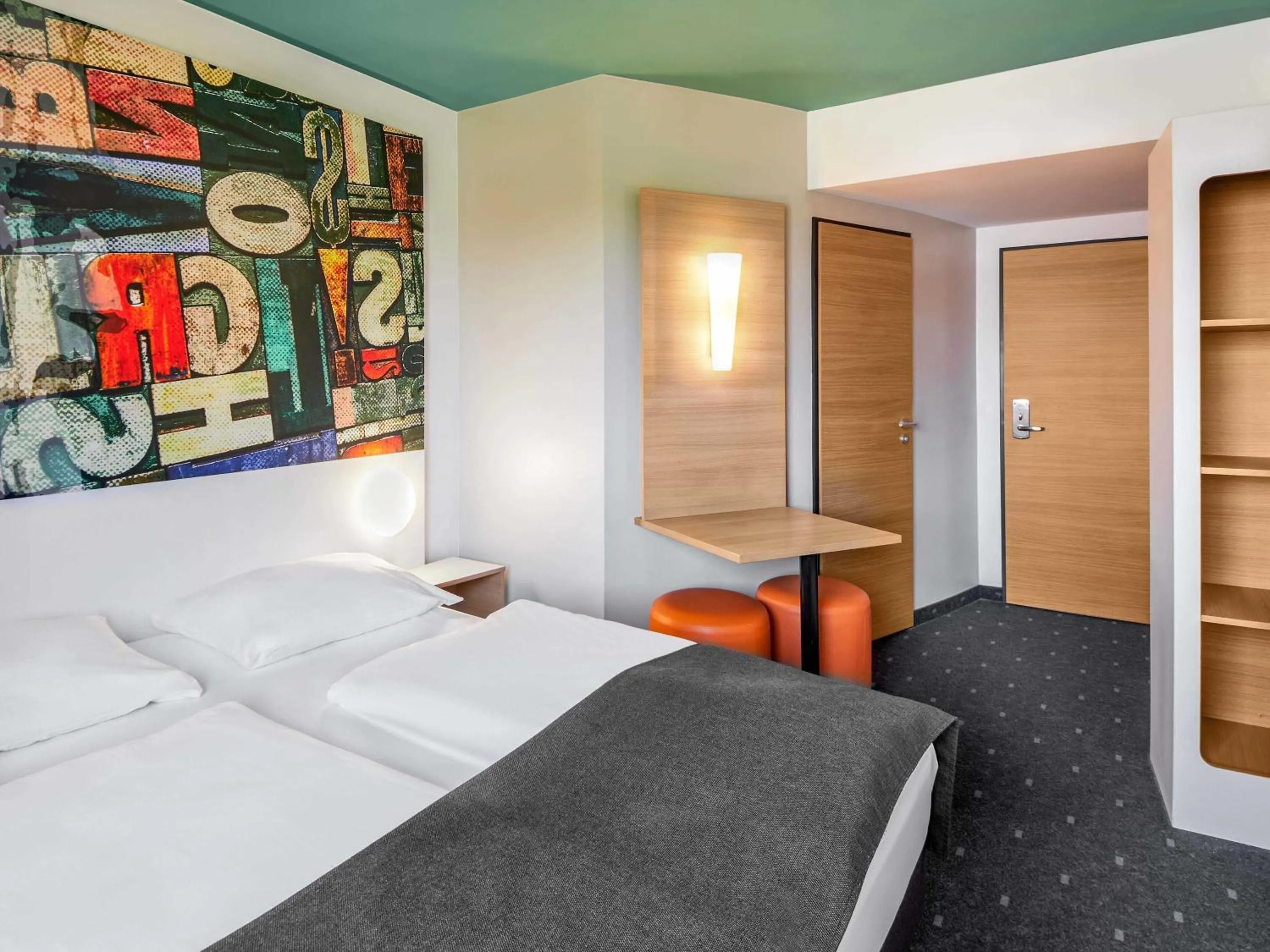 Photo of the whole room, Bed in B&B Hotel Mainz-Hechtsheim