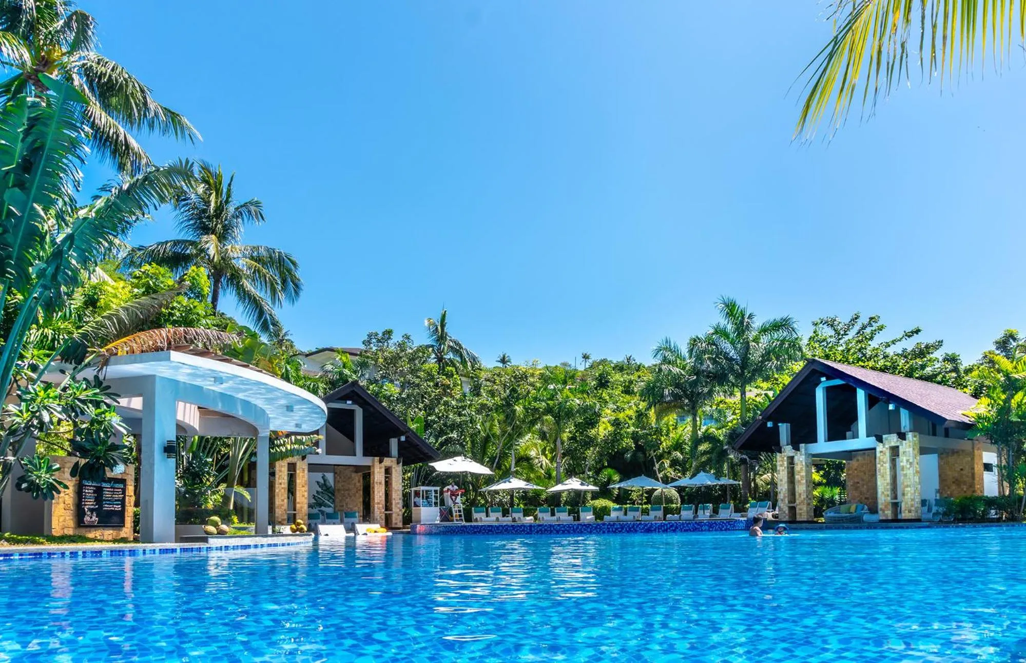 Swimming pool in Movenpick Resort & Spa Boracay