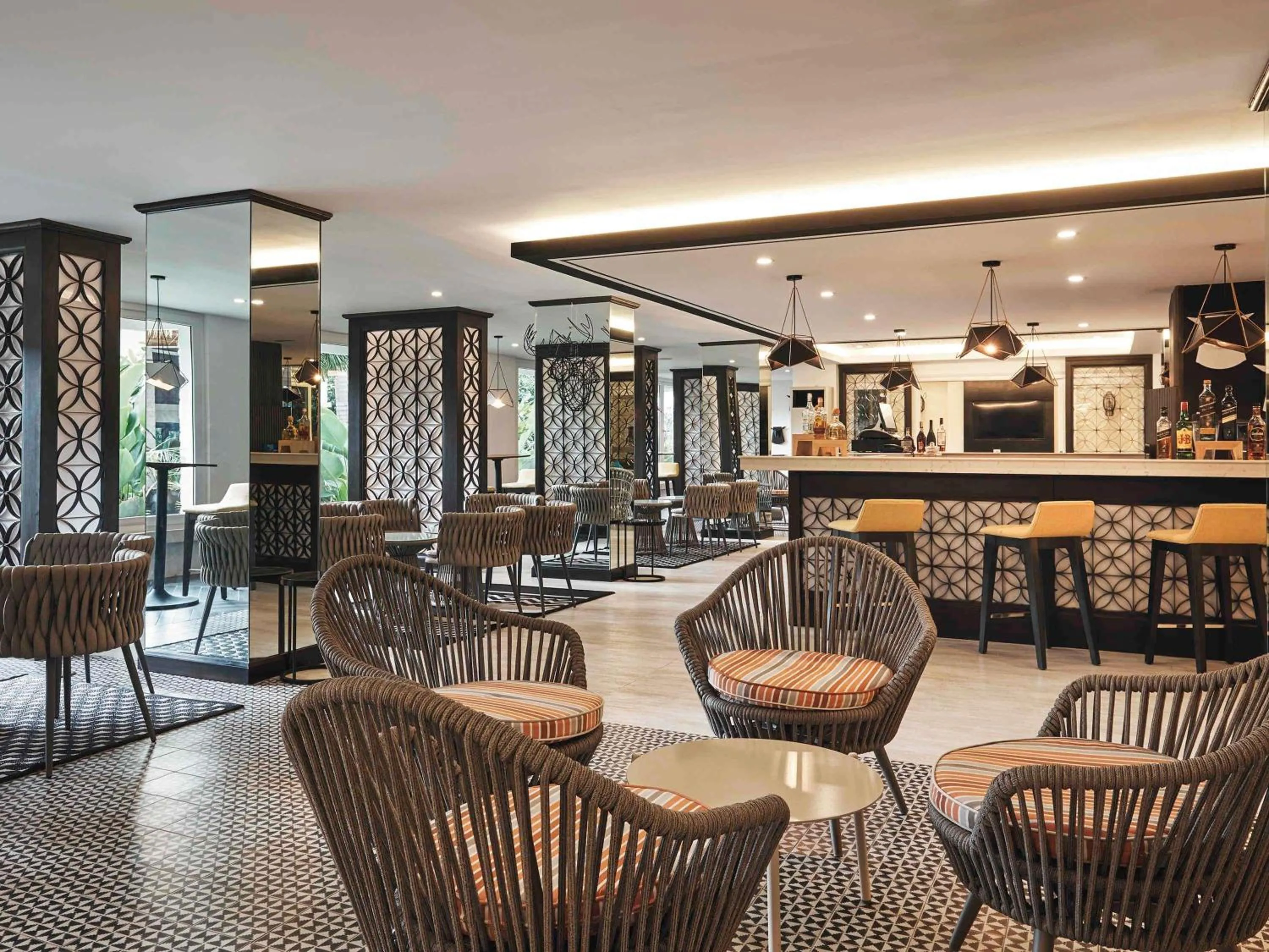 Lounge or bar in Movenpick Resort & Spa Boracay