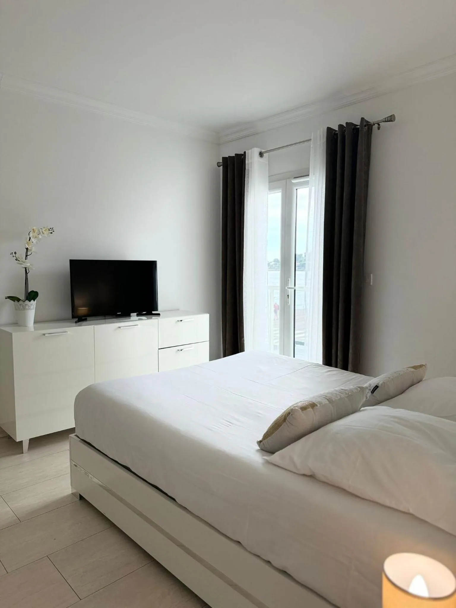 Bed in Hotel et Appartements Reine D'Azur