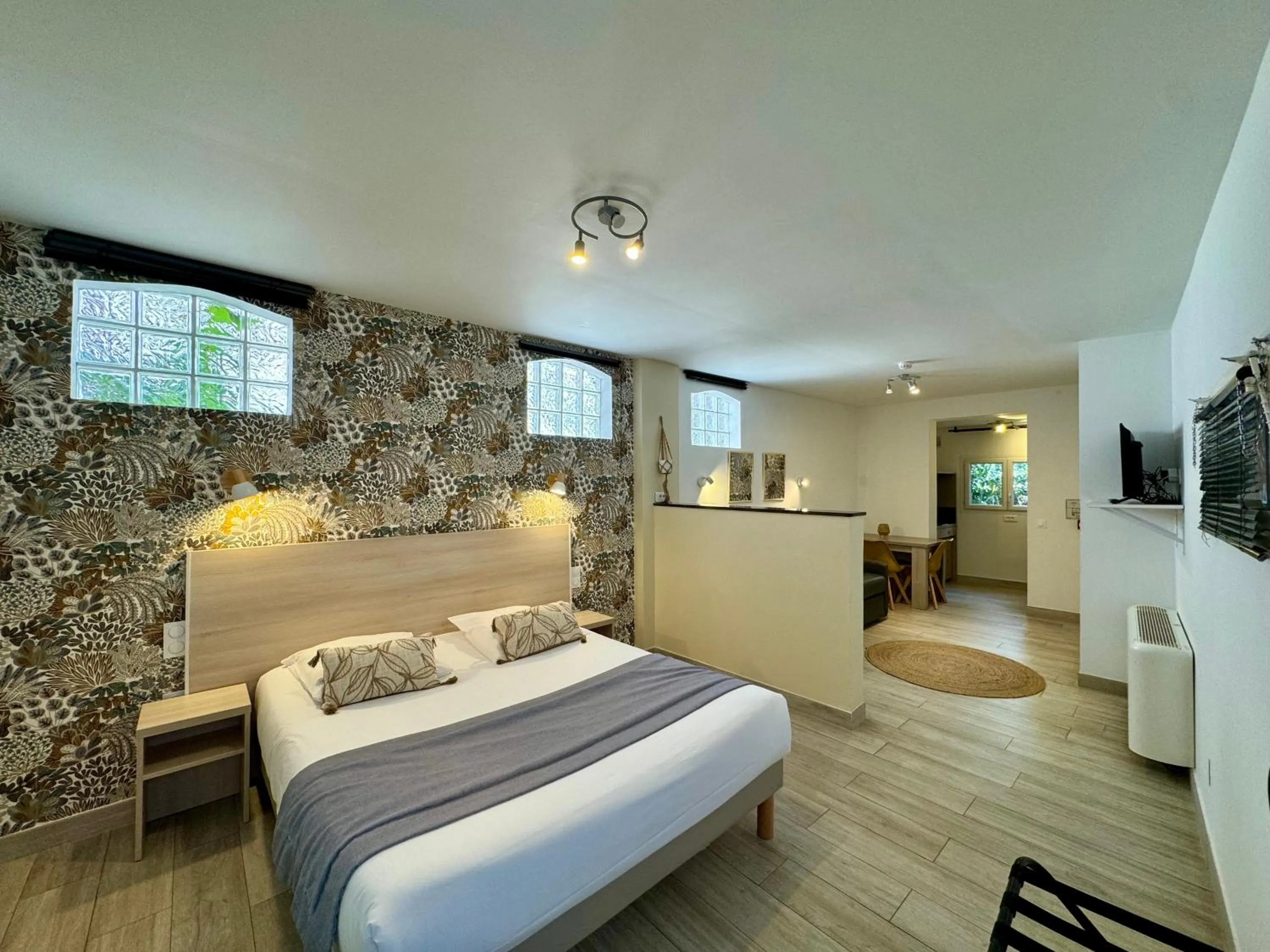 Bed in Hotel et Appartements Reine D'Azur