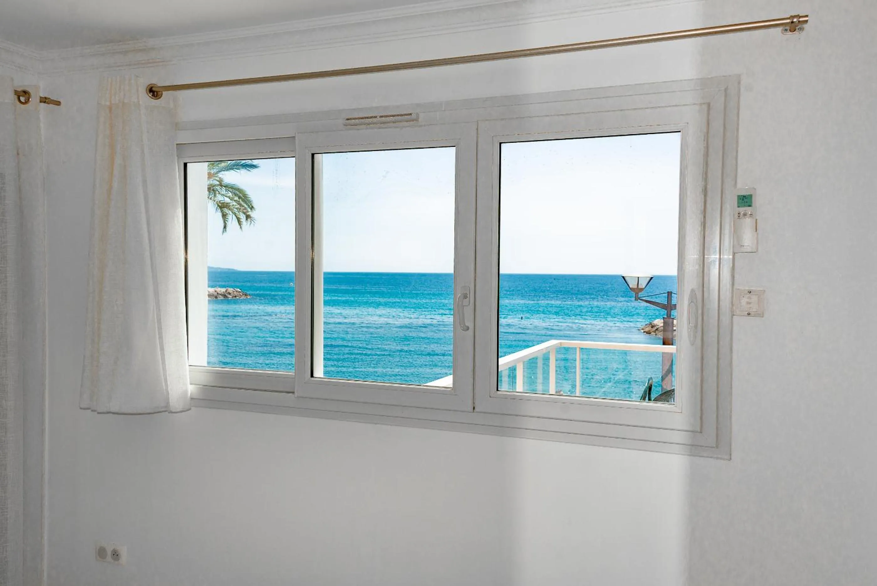 Sea view in Hotel et Appartements Reine D'Azur