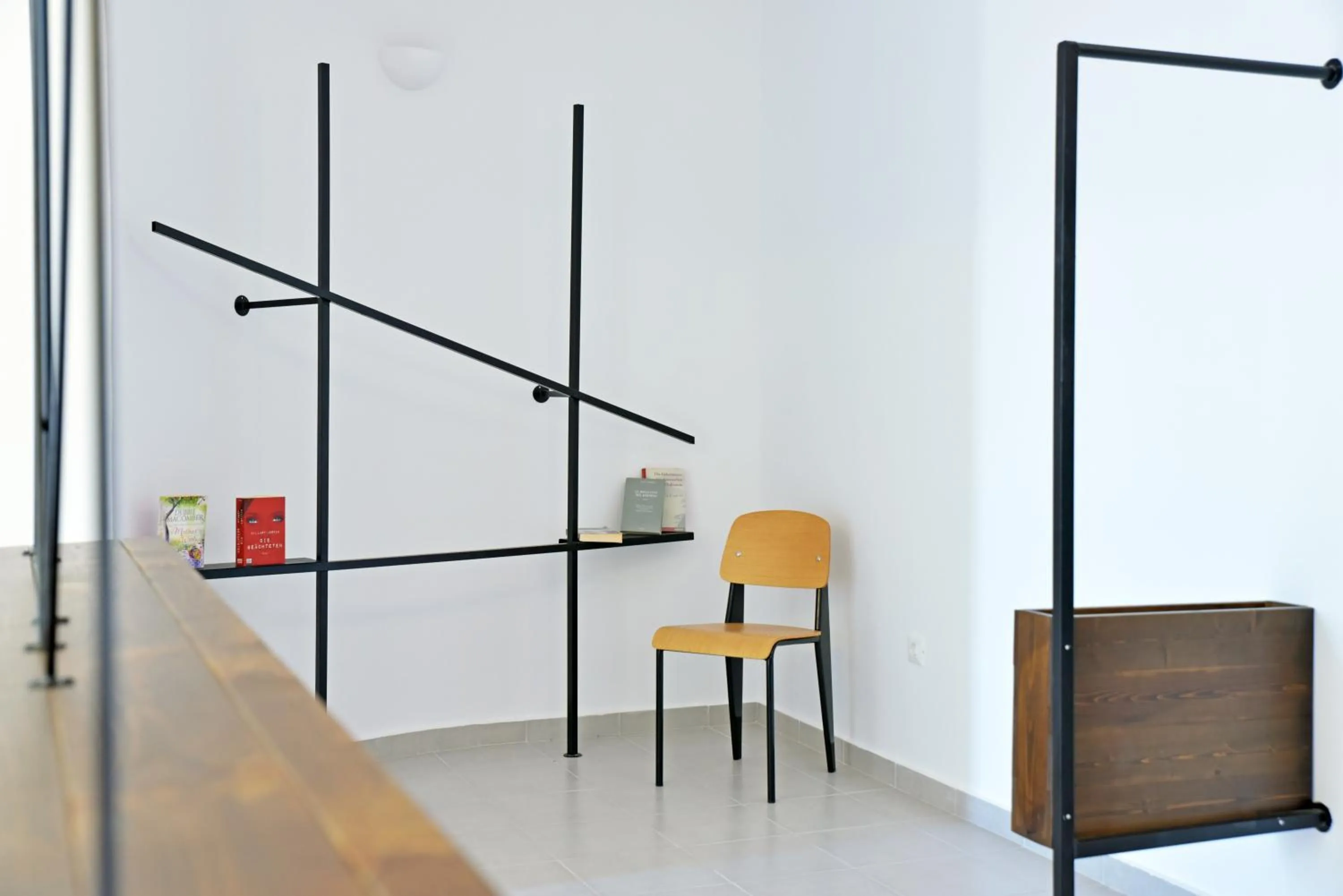 Library in Hillside Studios & Apartments