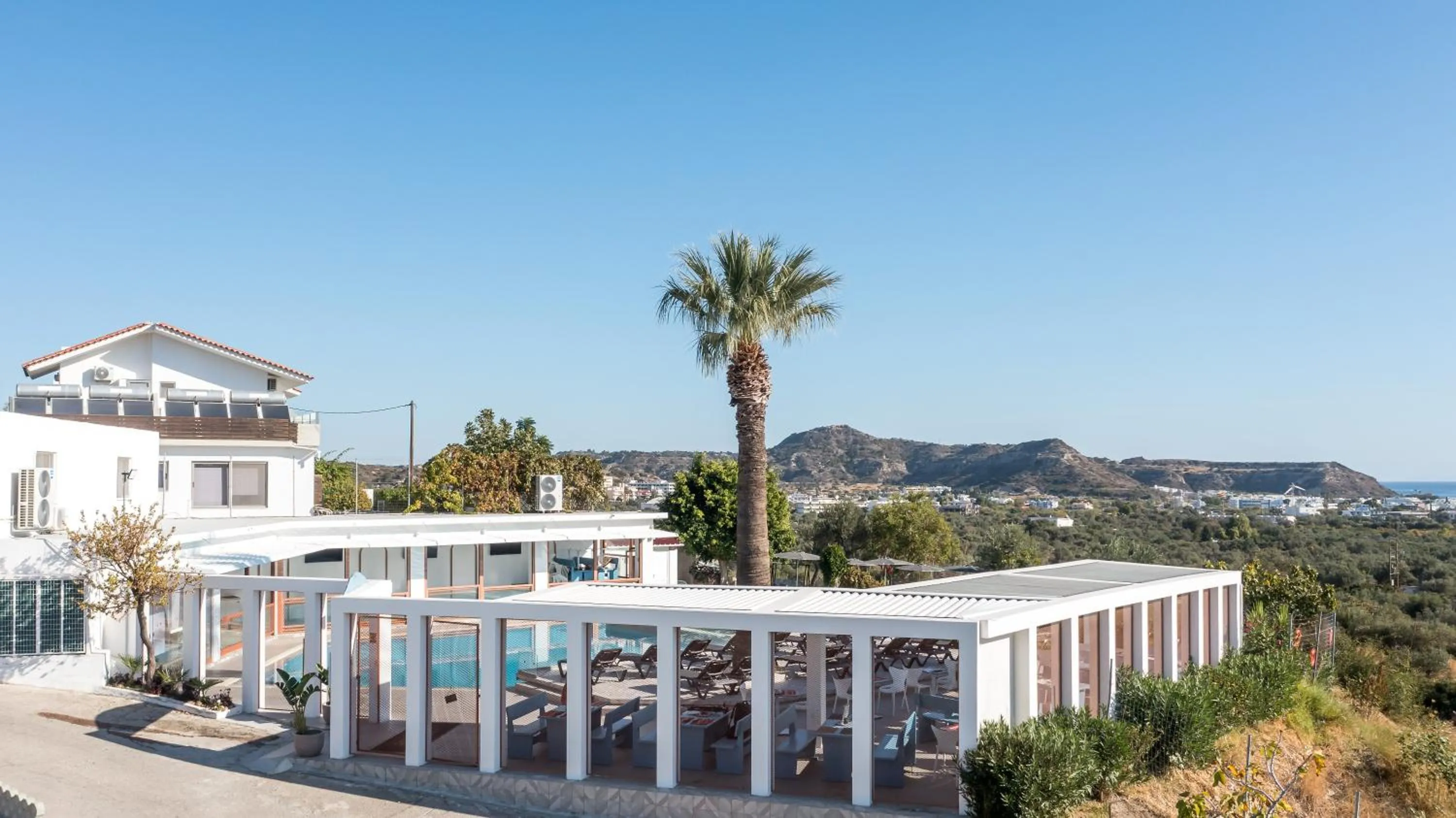 Property building in Hillside Studios & Apartments