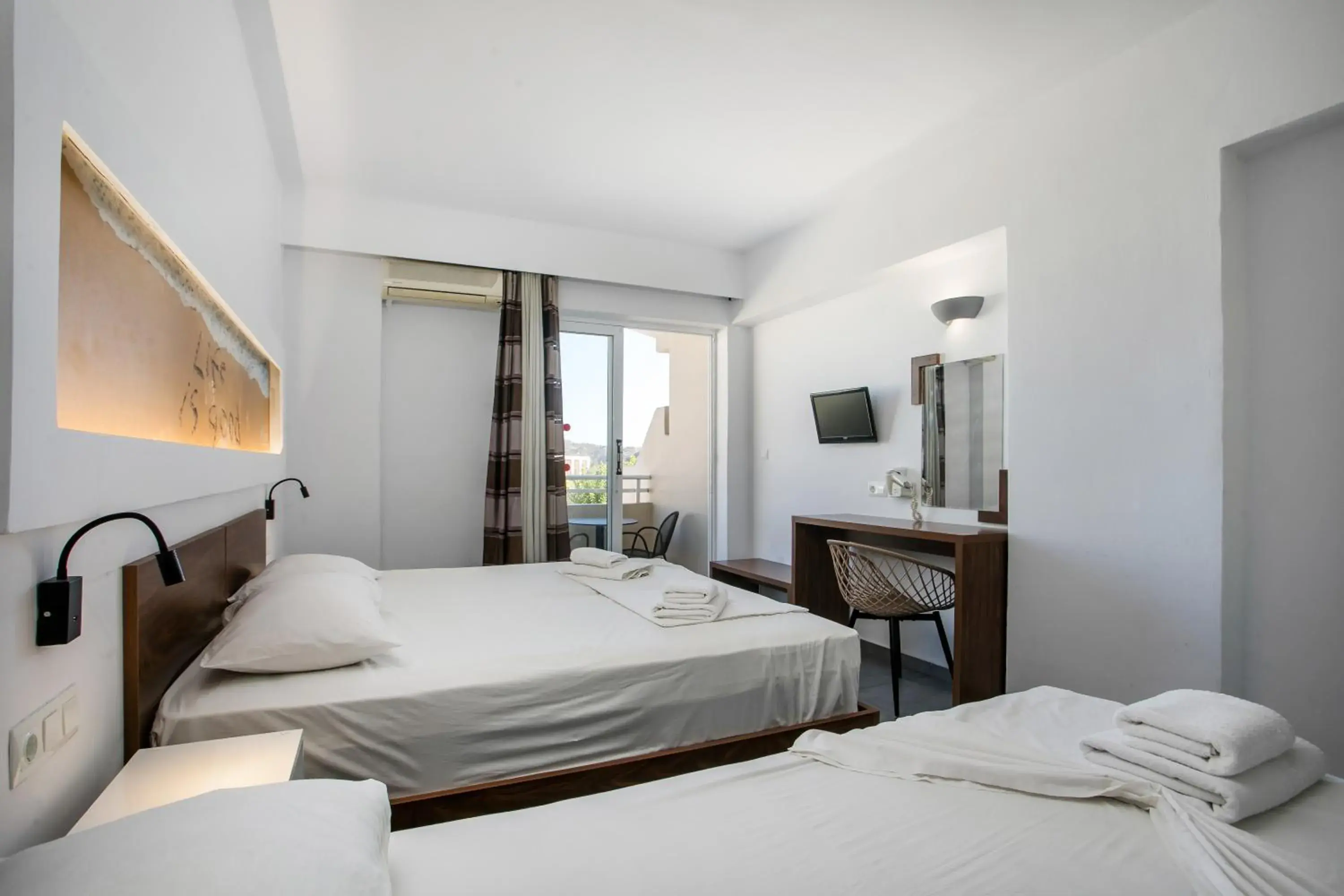 Superior Double Room with Garden View in Hillside Studios & Apartments Superior Double Room with Garden View in Hillside Studios & Apartments