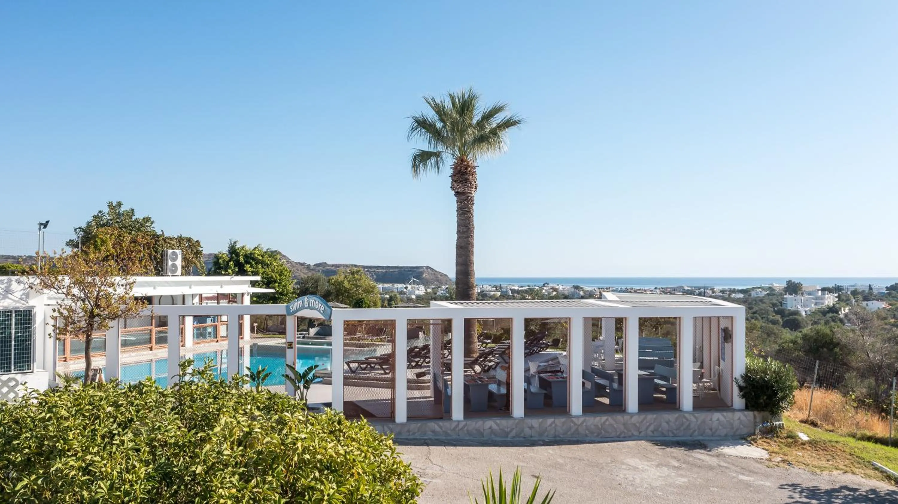 Property building in Hillside Studios & Apartments