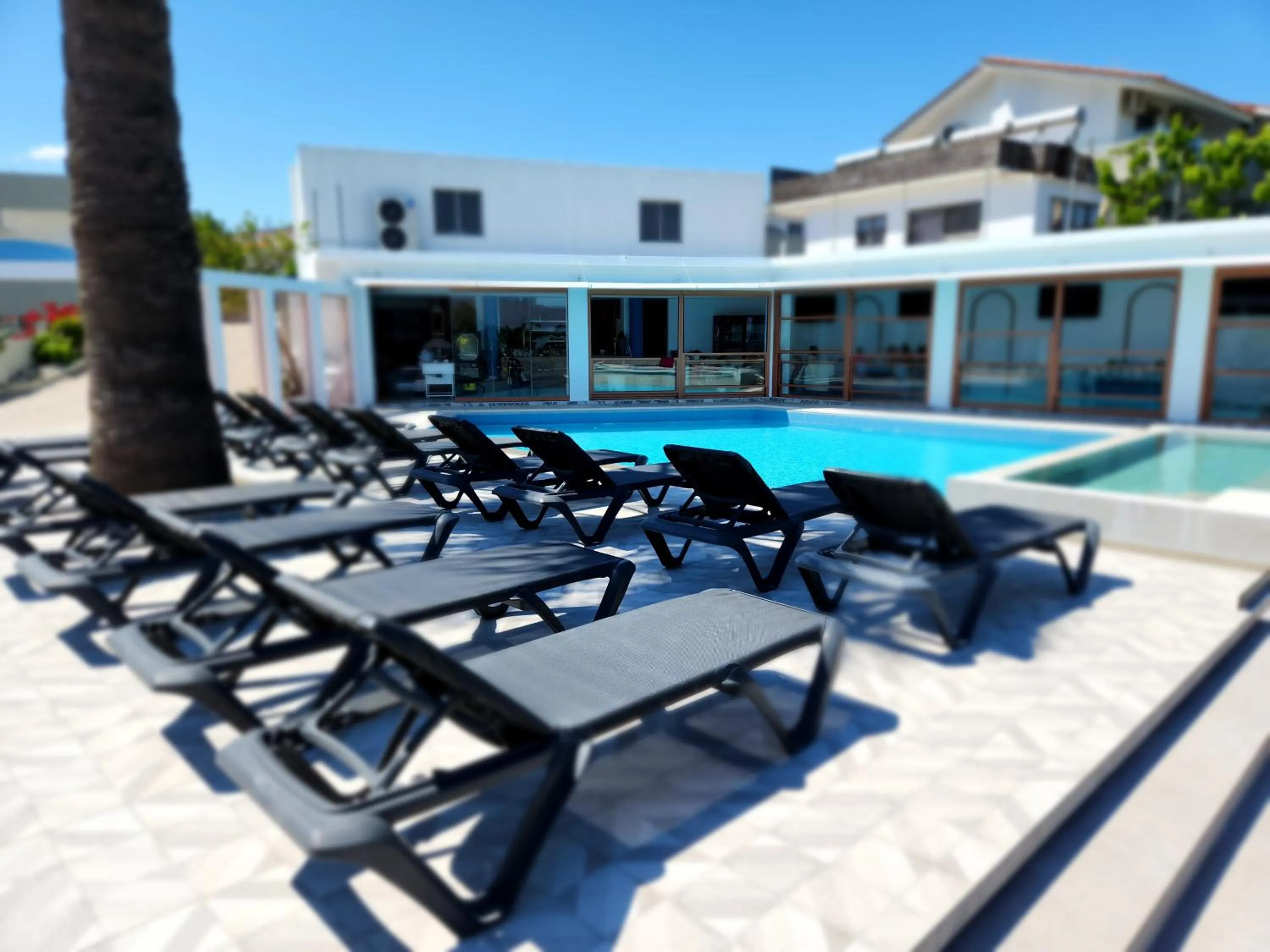 Restaurant/places to eat in Hillside Studios & Apartments