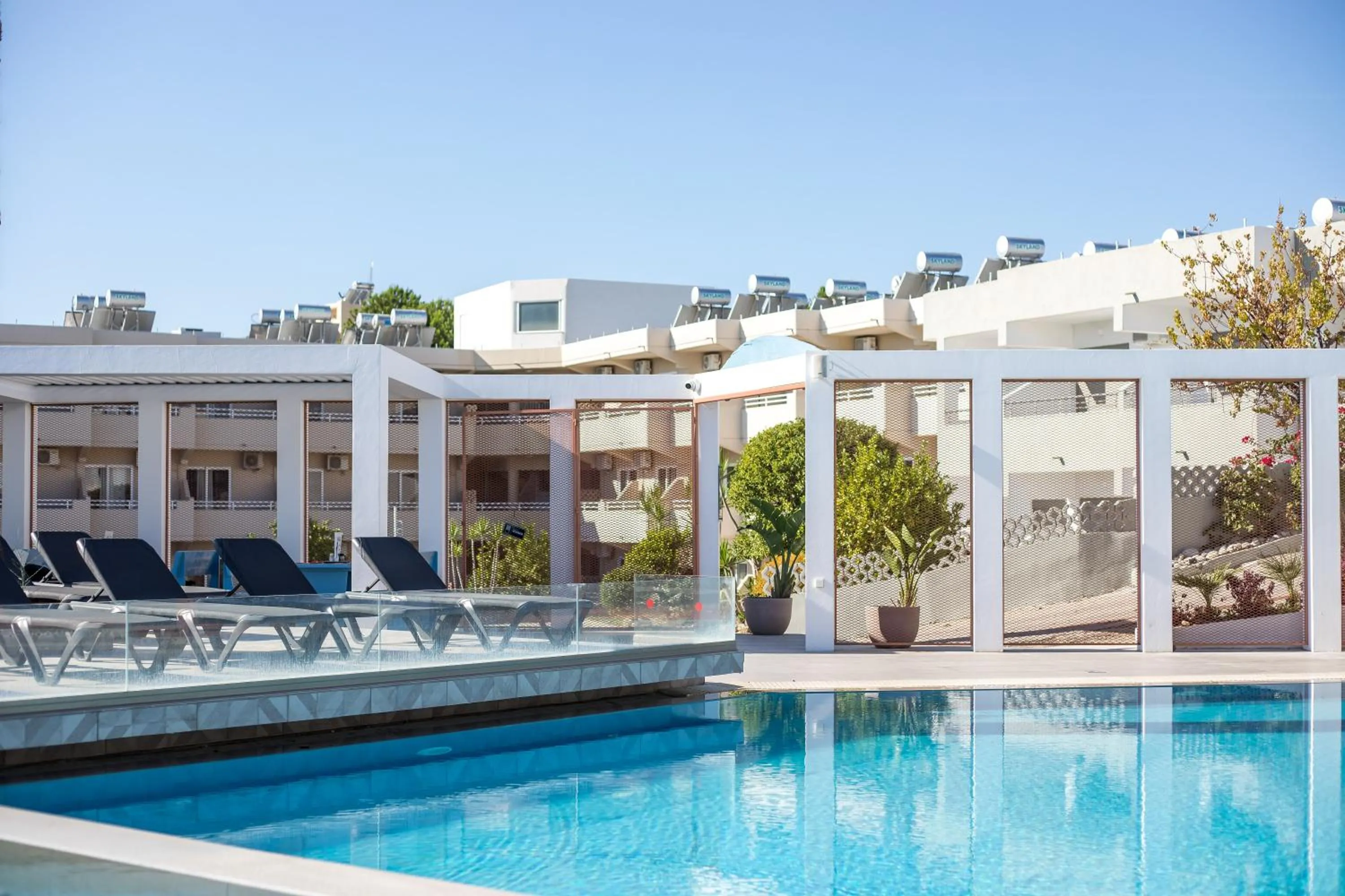 Property building in Hillside Studios & Apartments