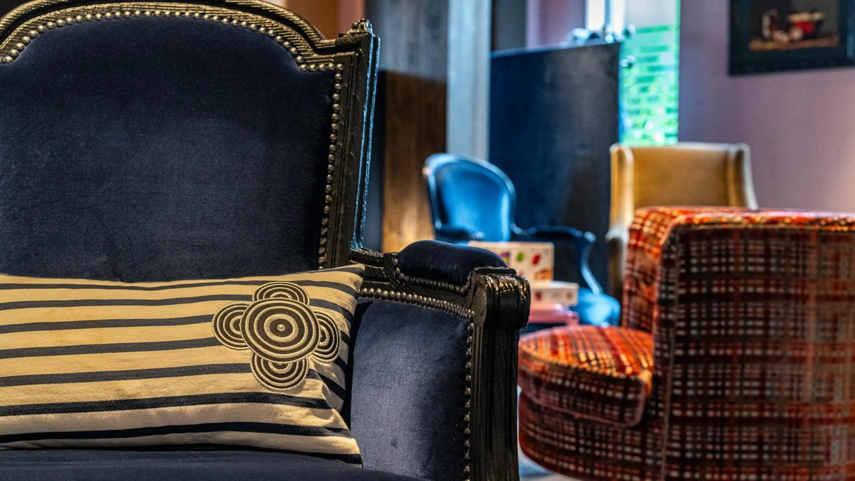 Seating area in Novotel Suites Reims Centre