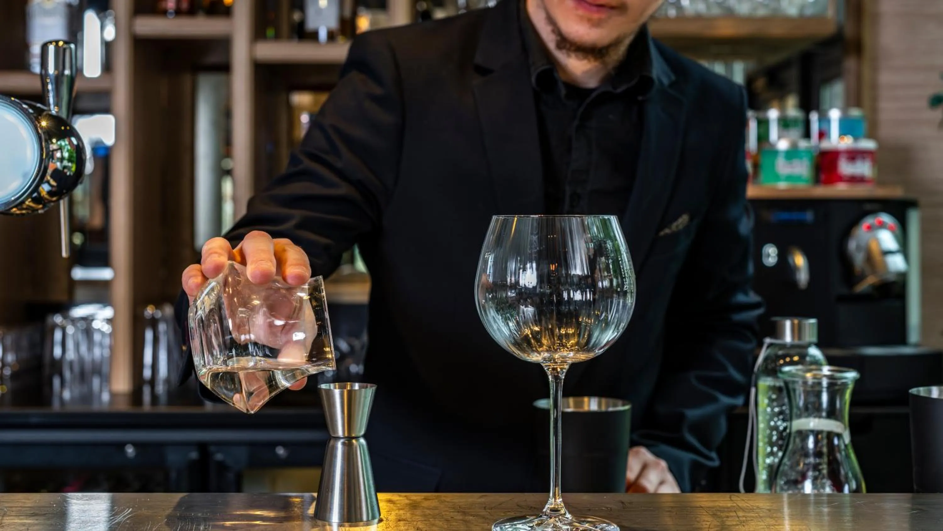 Lounge or bar in Novotel Suites Reims Centre