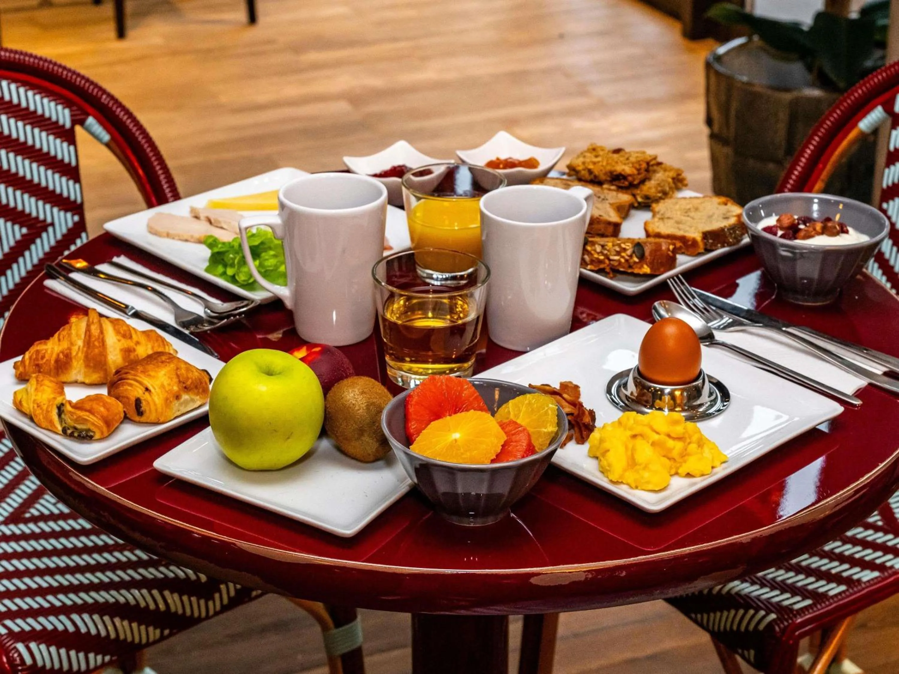 Breakfast in Novotel Suites Reims Centre