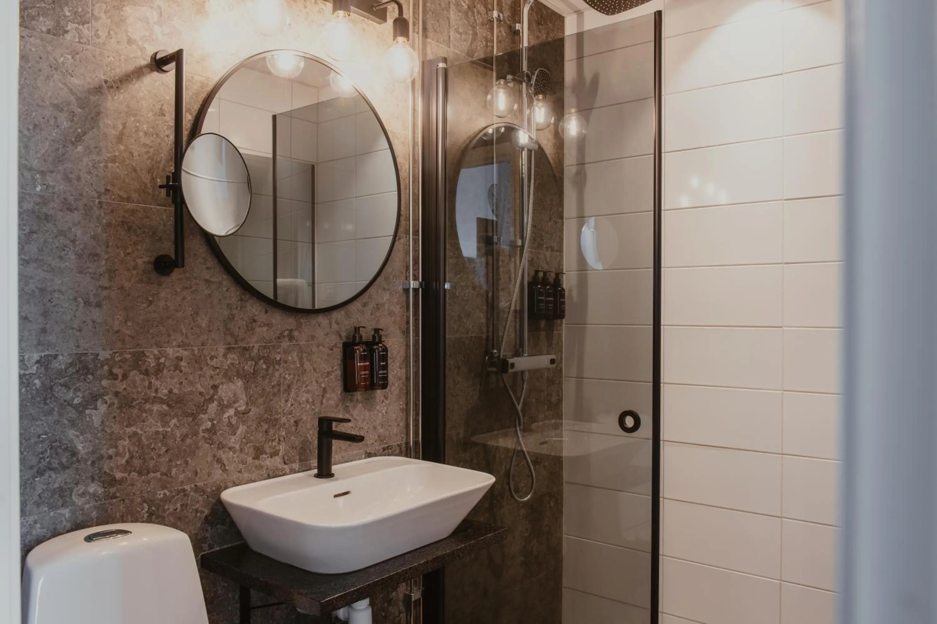 Bathroom in Home Hotel Cardinal