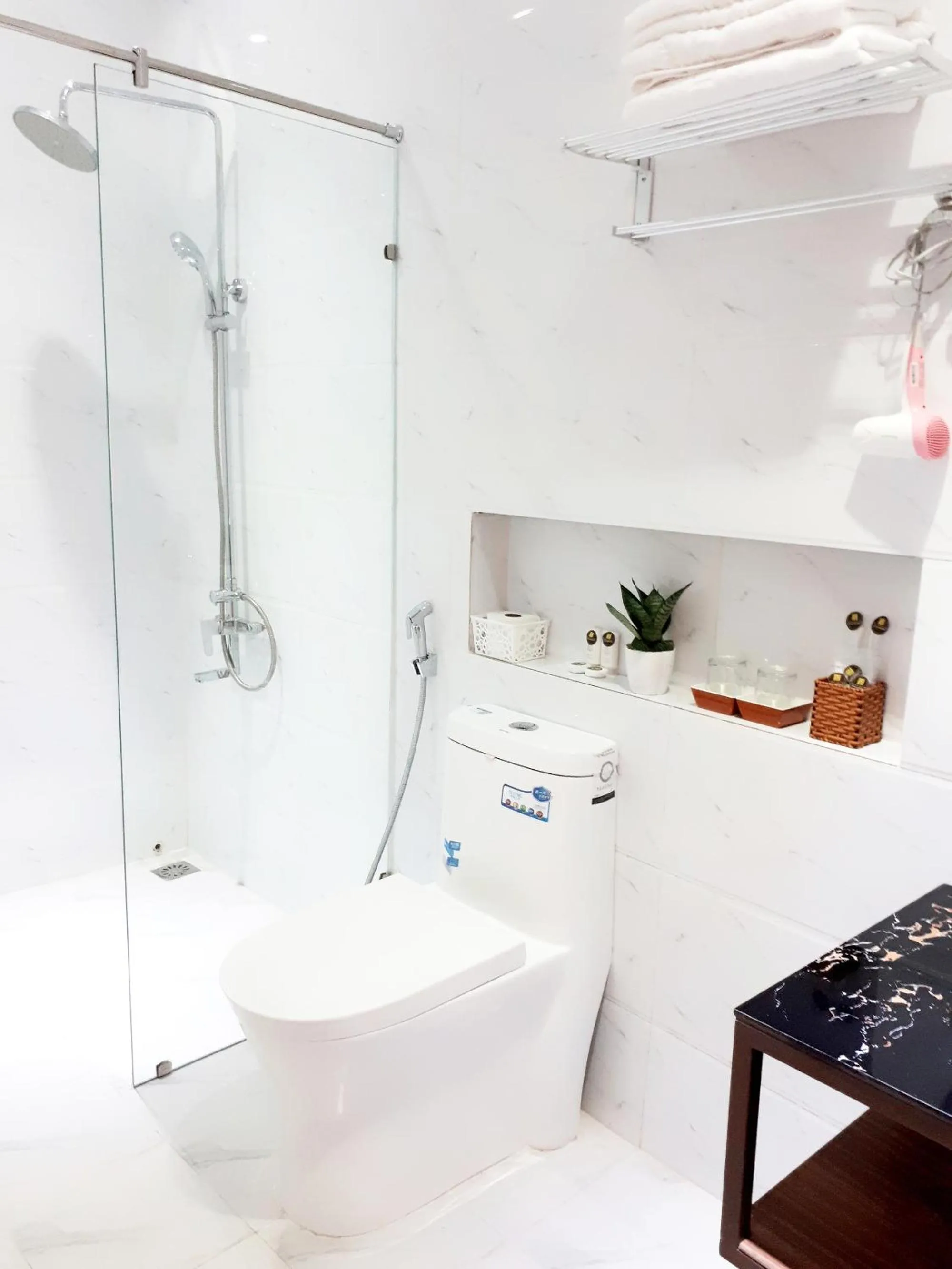 Shower in Annie Danang Hotel & Apartment