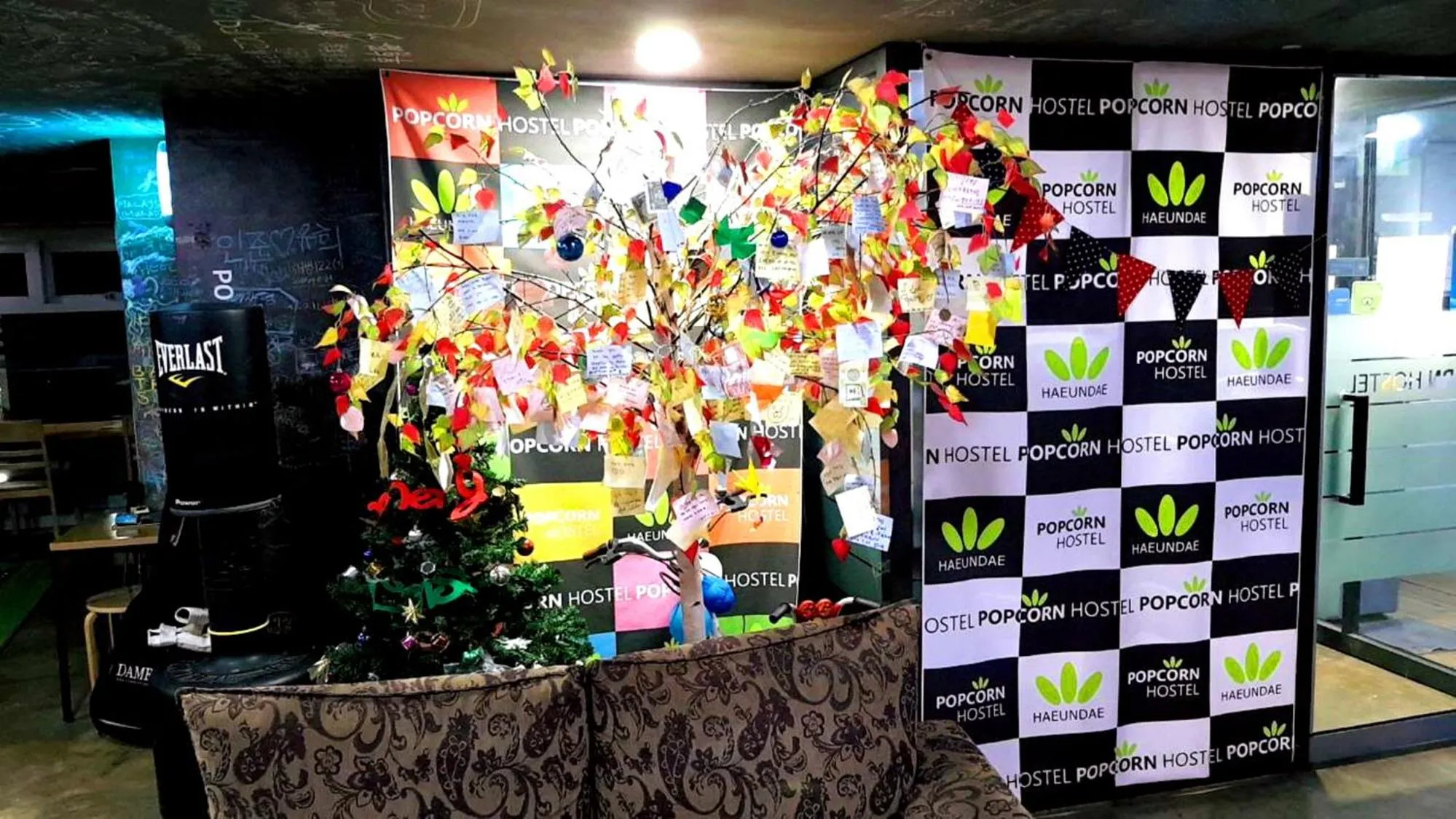 Lobby or reception in Busan Popcorn Hostel