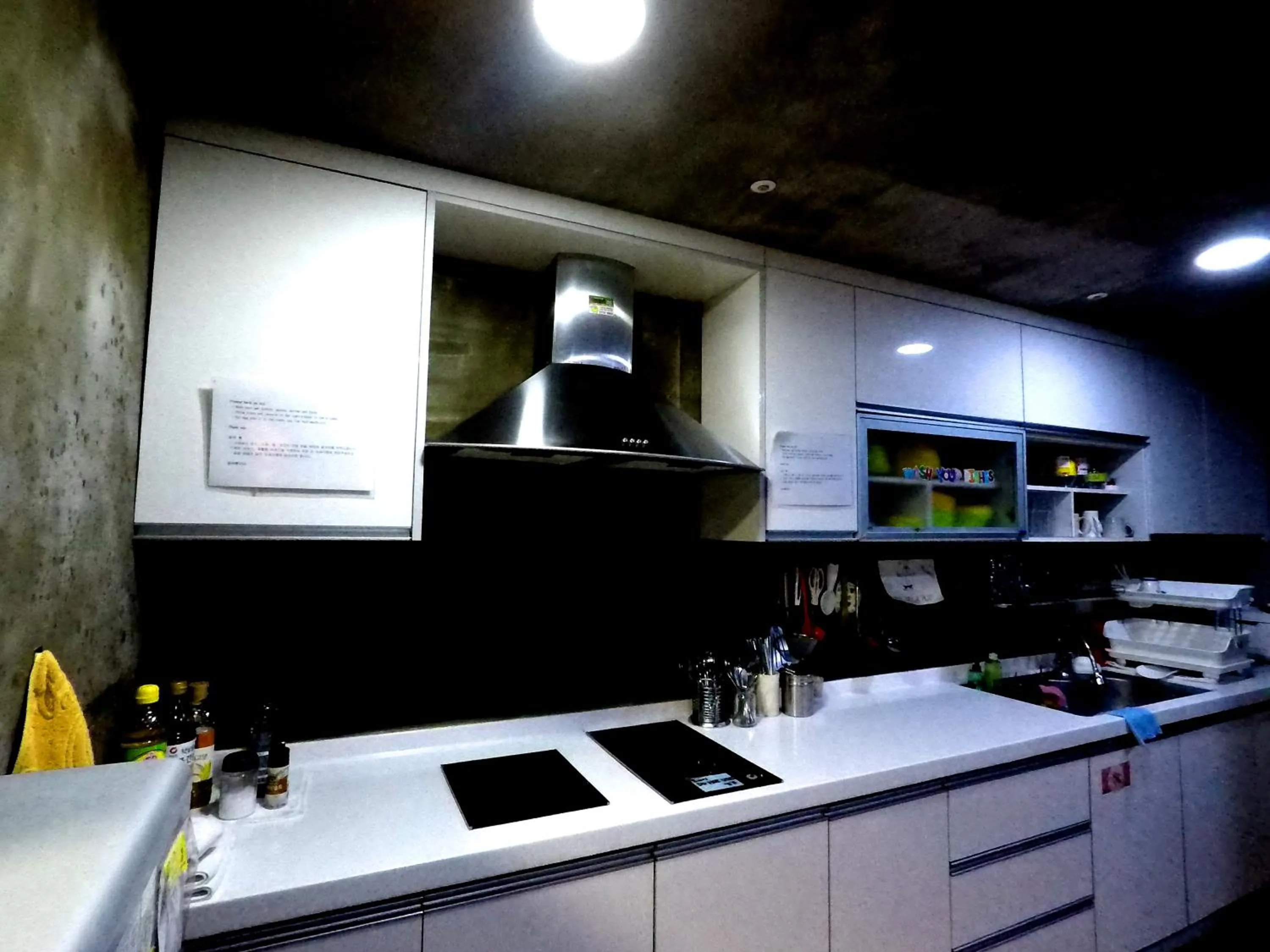 Kitchen or kitchenette in Busan Popcorn Hostel