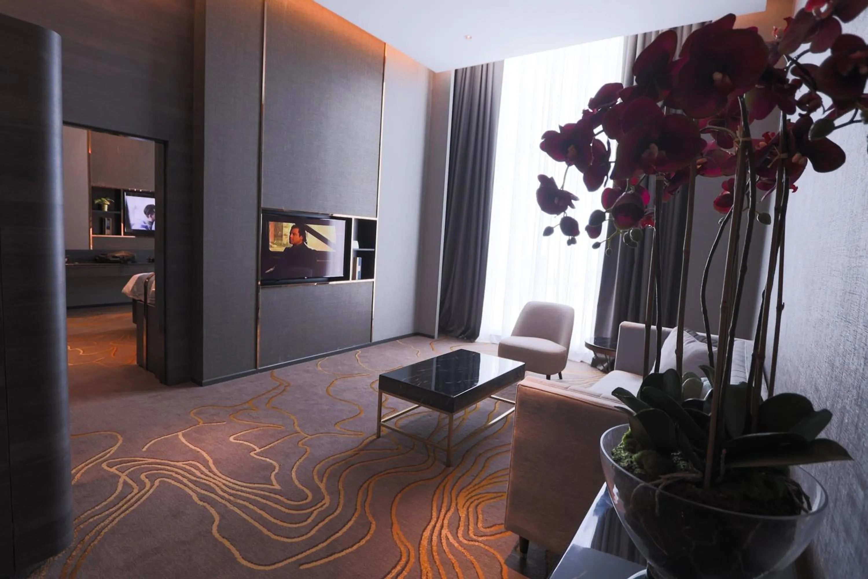 Living room in Ames Hotel