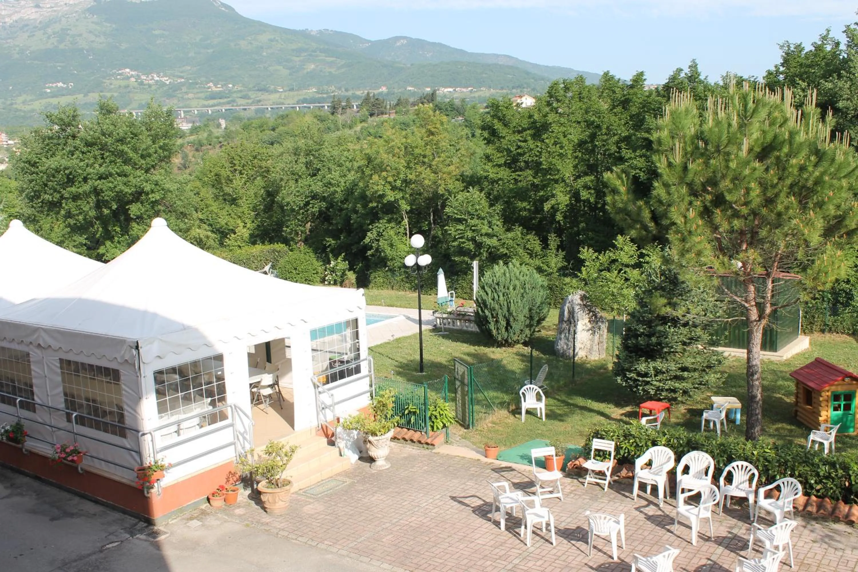 Restaurant/places to eat in Residence La Piscina