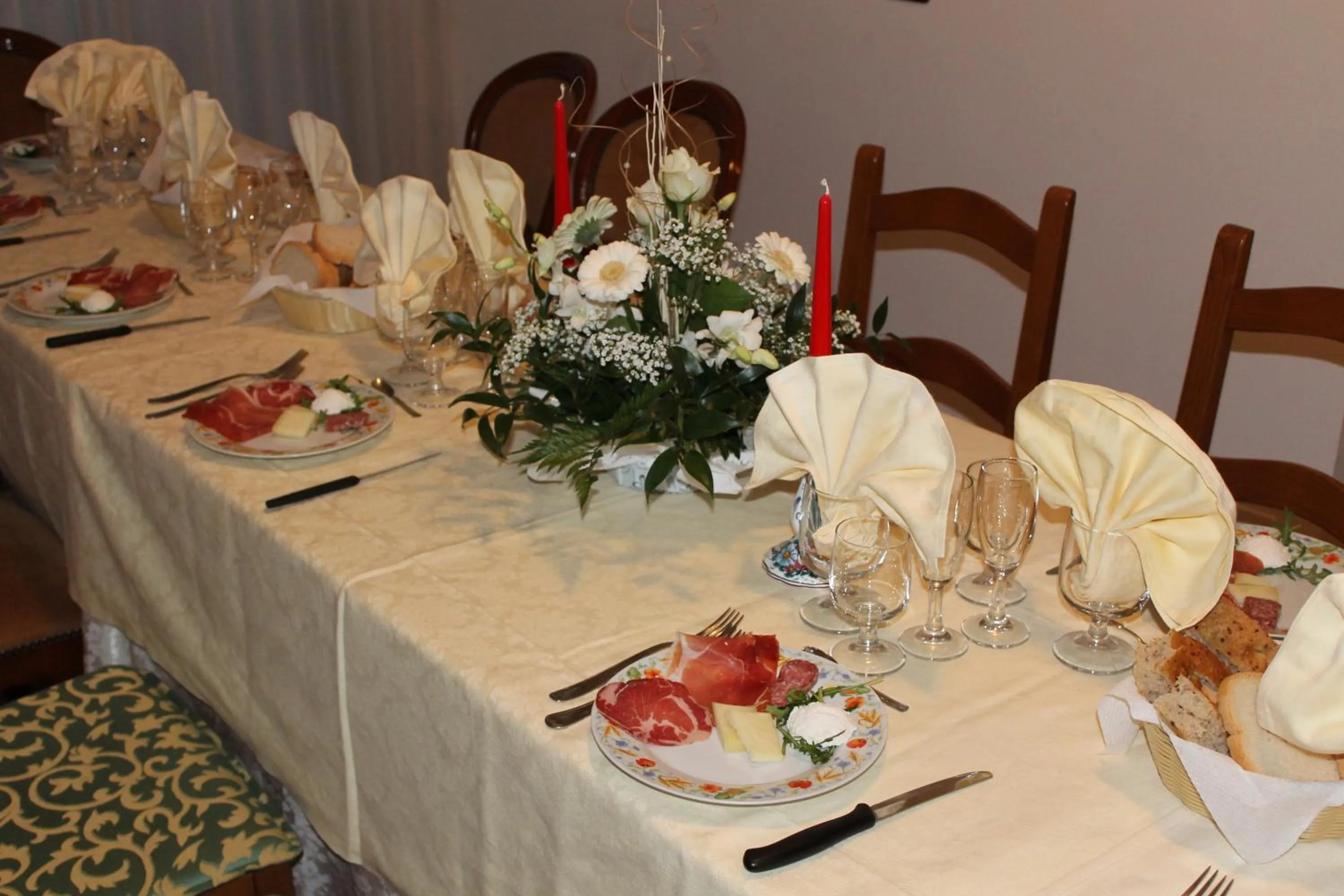 Restaurant/places to eat in Residence La Piscina